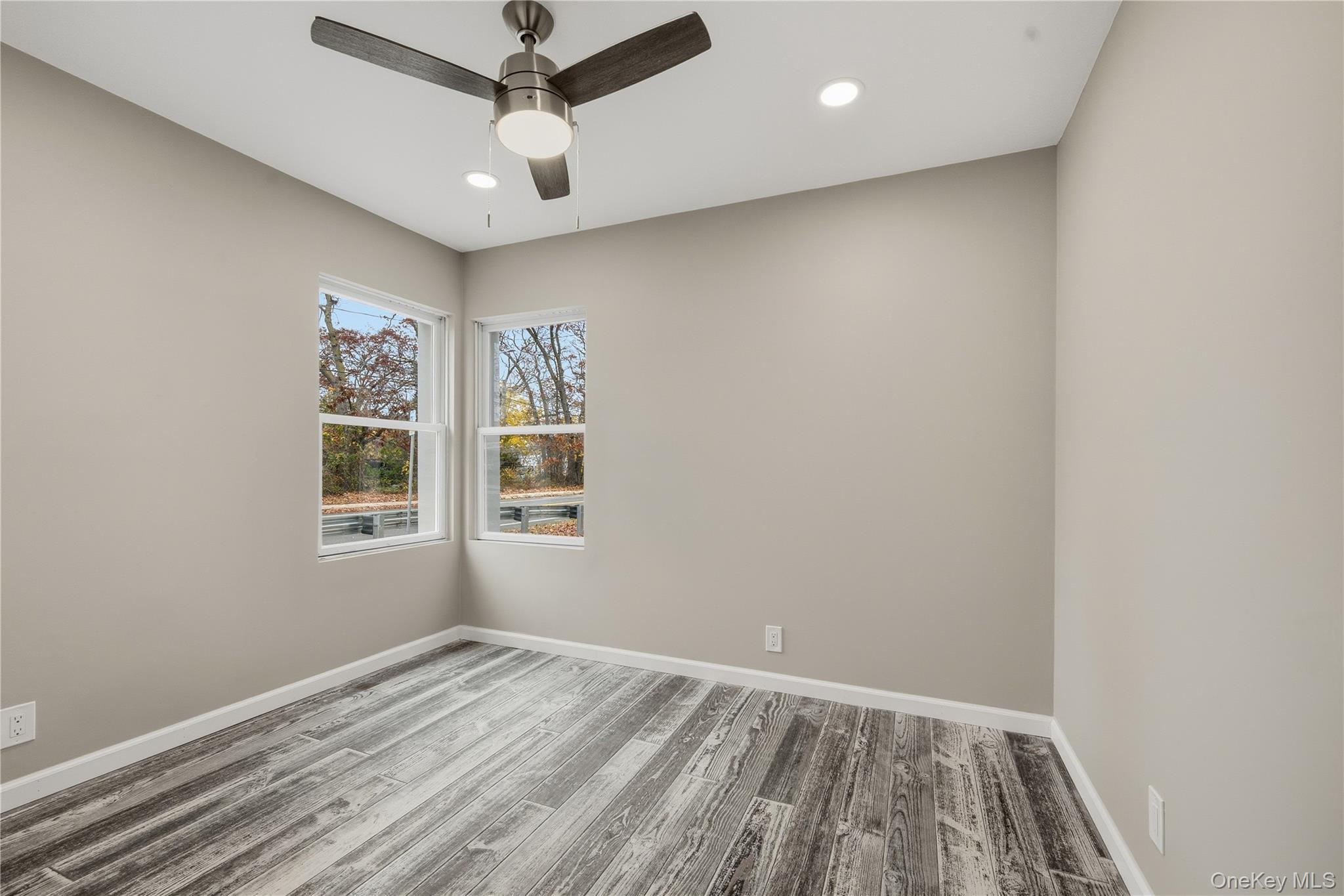 #10 photo, 700 Hallock Avenue, מחוז סאפוק Port Jefferson Station , NY 11776