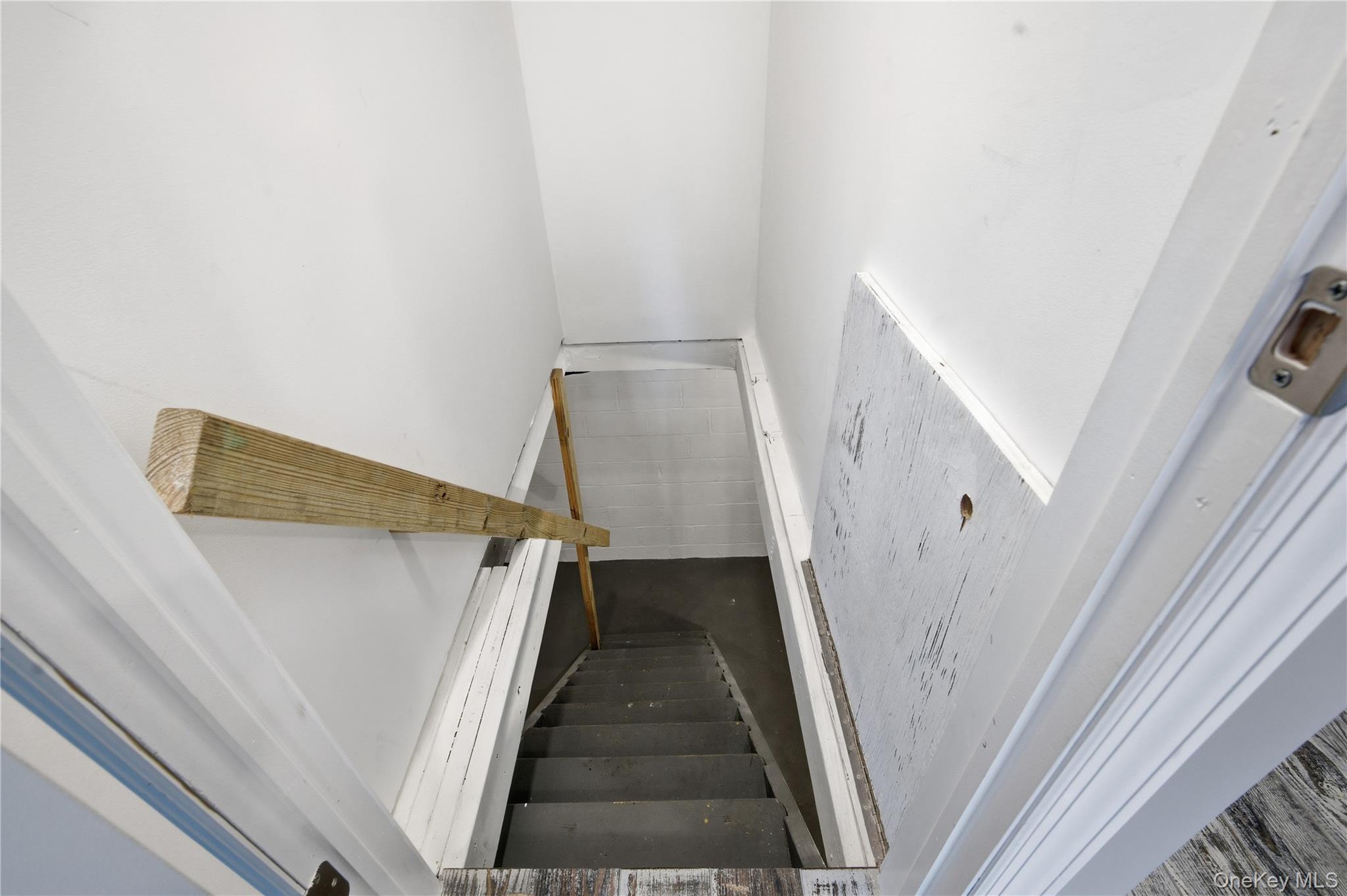 #14 photo, 700 Hallock Avenue, מחוז סאפוק Port Jefferson Station , NY 11776