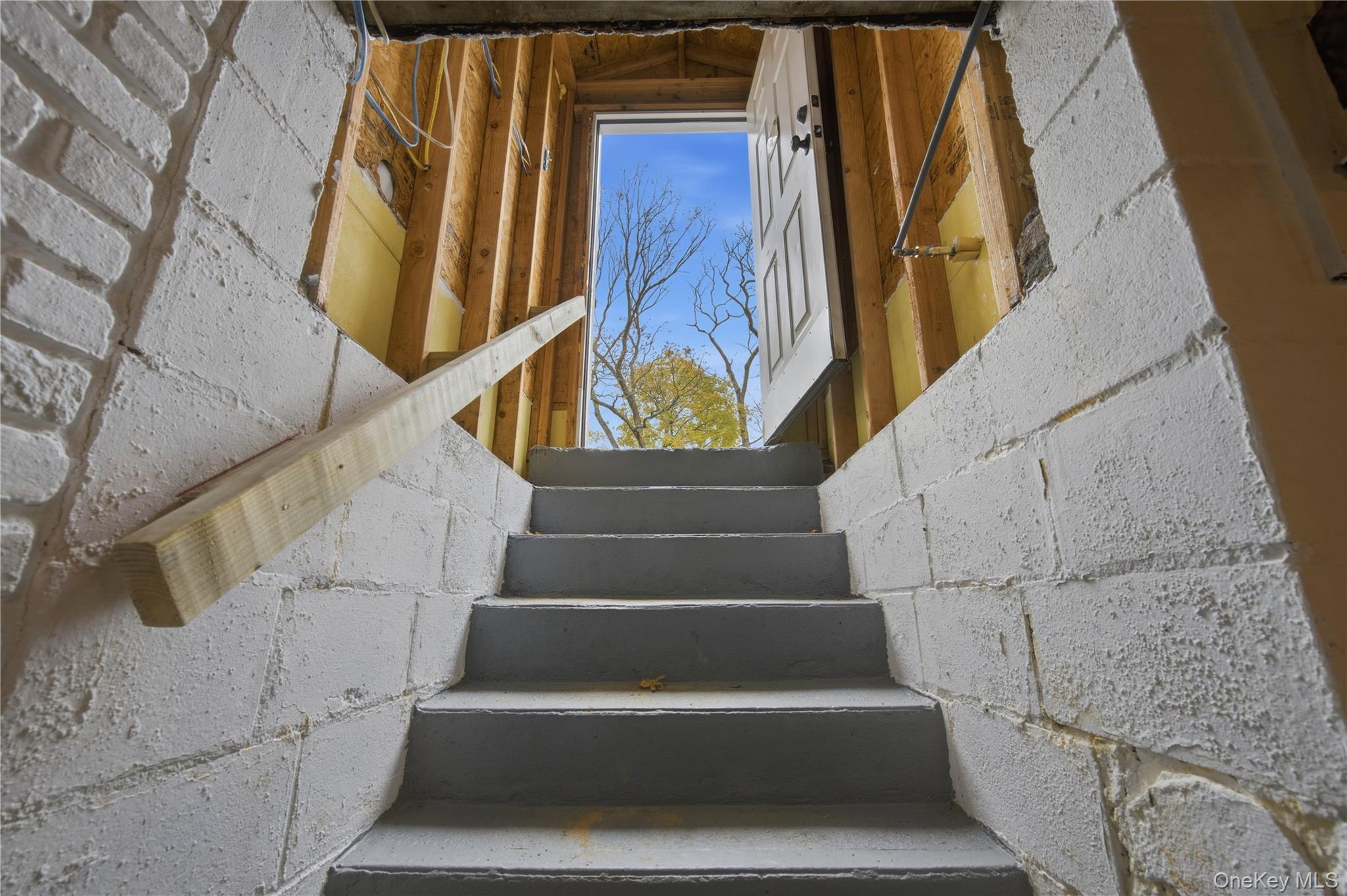 #17 photo, 700 Hallock Avenue, מחוז סאפוק Port Jefferson Station , NY 11776