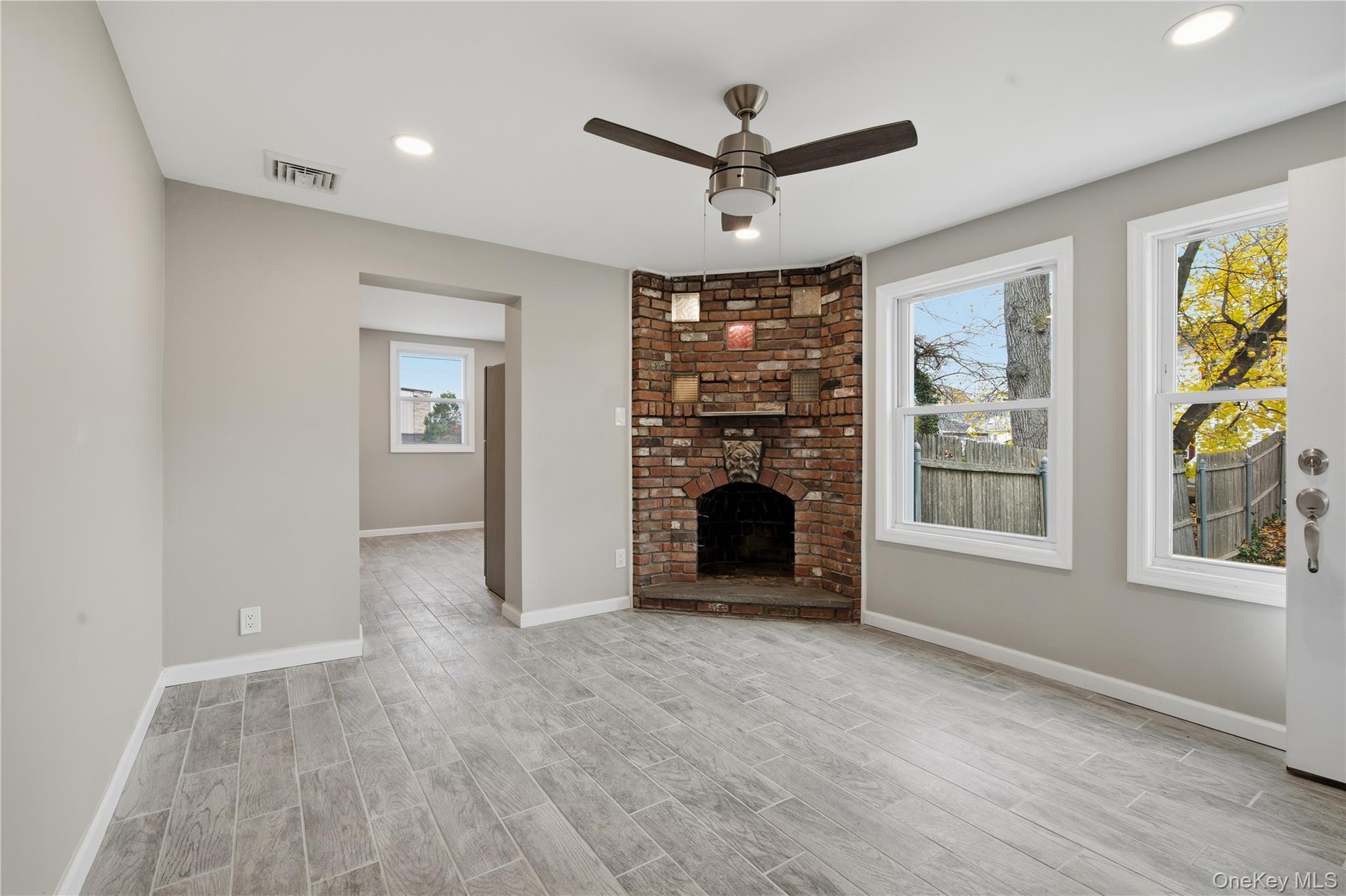 #2 photo, 700 Hallock Avenue, מחוז סאפוק Port Jefferson Station , NY 11776