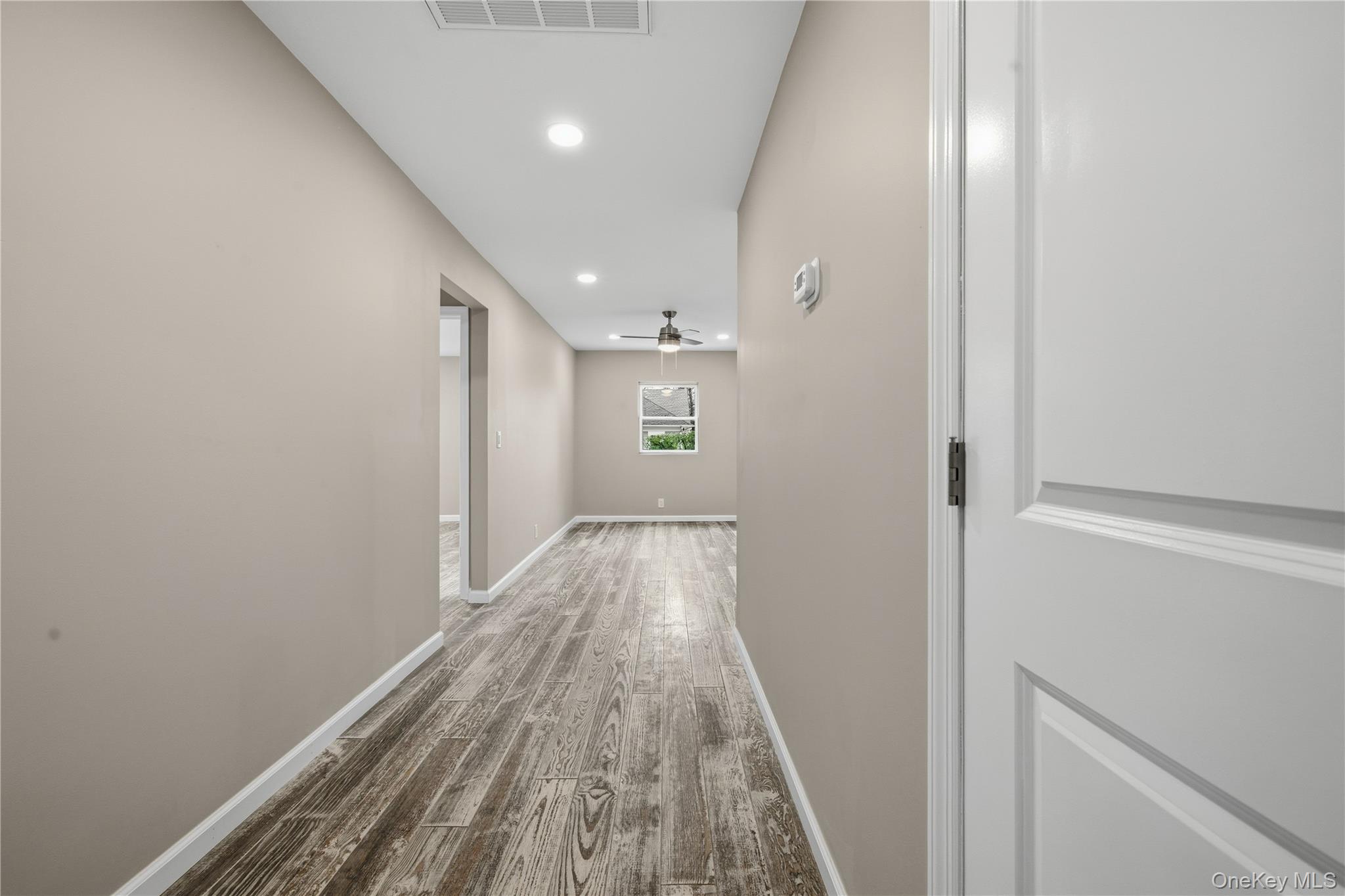 #5 photo, 700 Hallock Avenue, מחוז סאפוק Port Jefferson Station , NY 11776