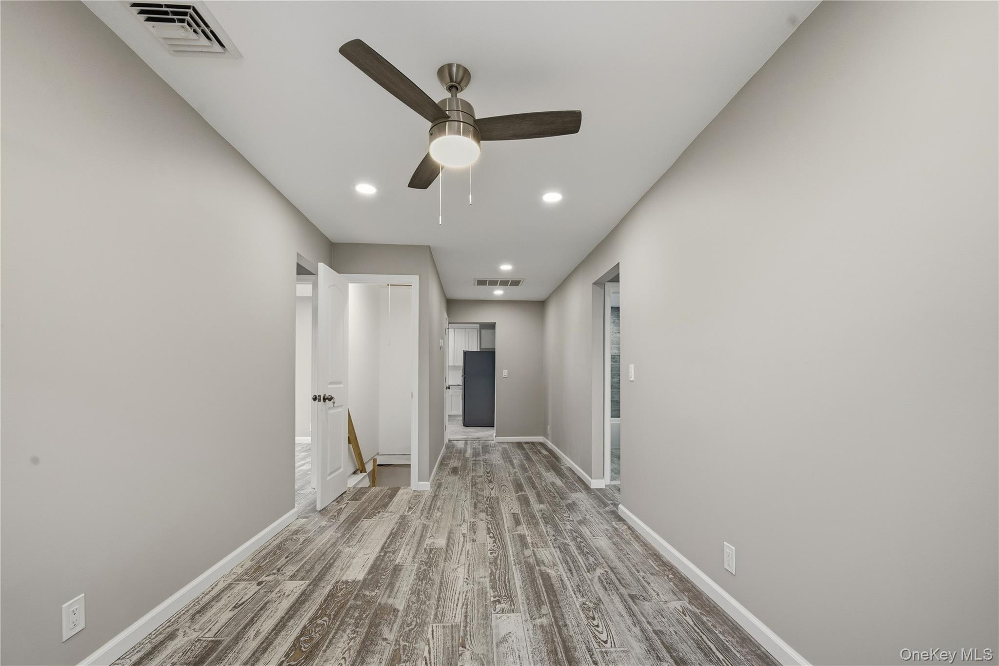 #7 photo, 700 Hallock Avenue, מחוז סאפוק Port Jefferson Station , NY 11776