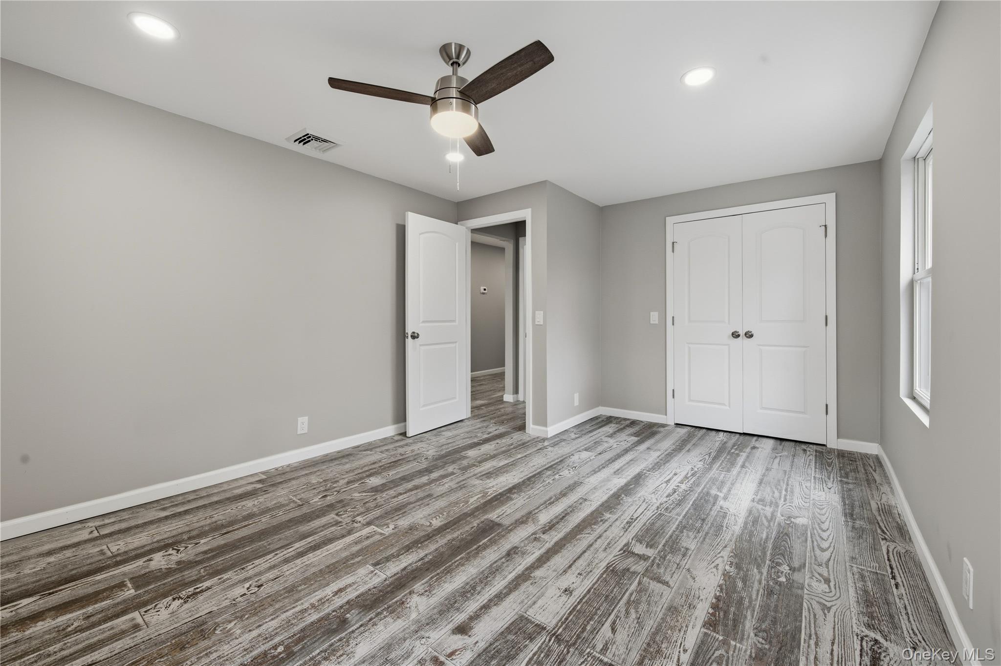 #9 photo, 700 Hallock Avenue, מחוז סאפוק Port Jefferson Station , NY 11776