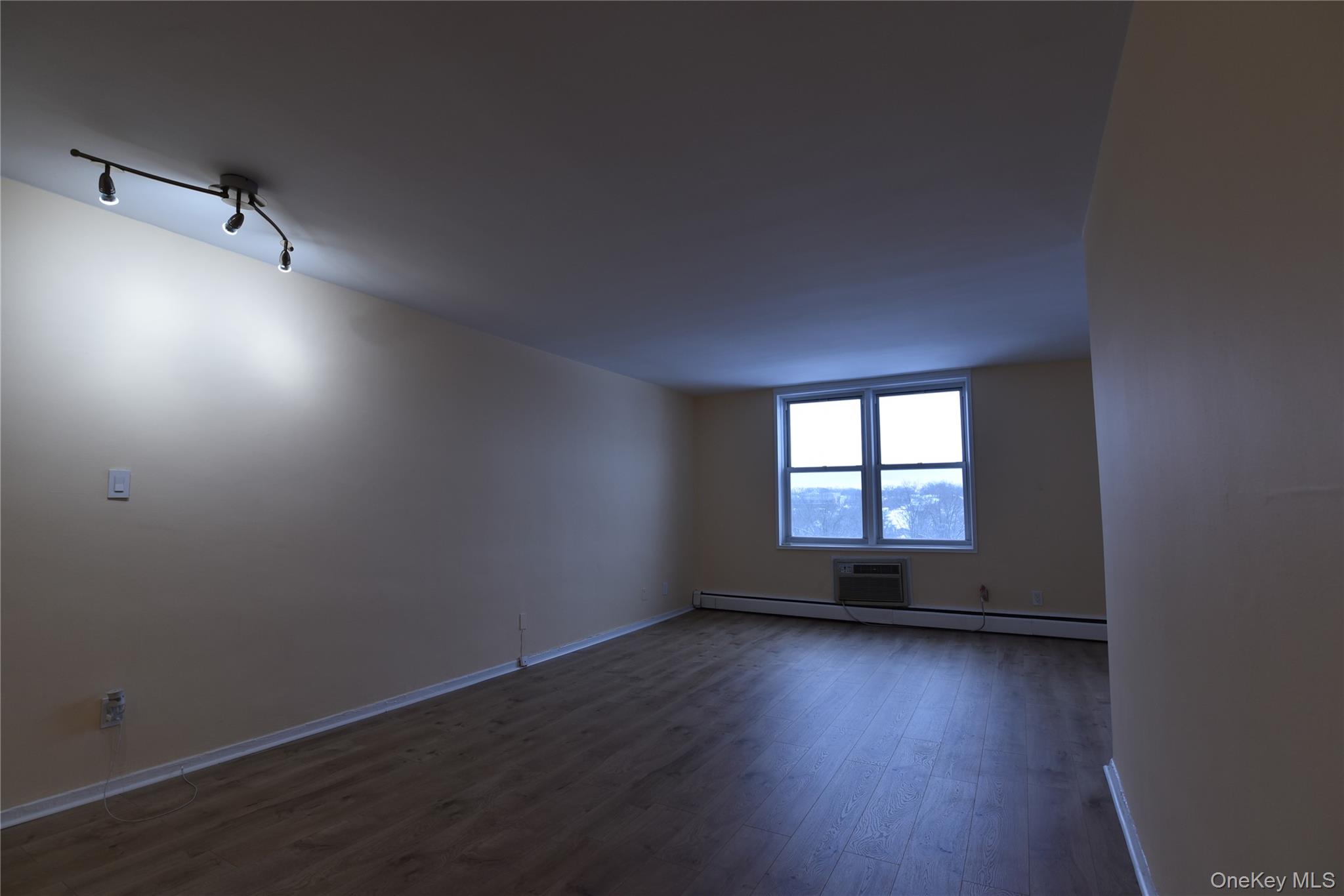 #18 photo, 54-44 Little Neck Parkway, Little Neck , NY 11362