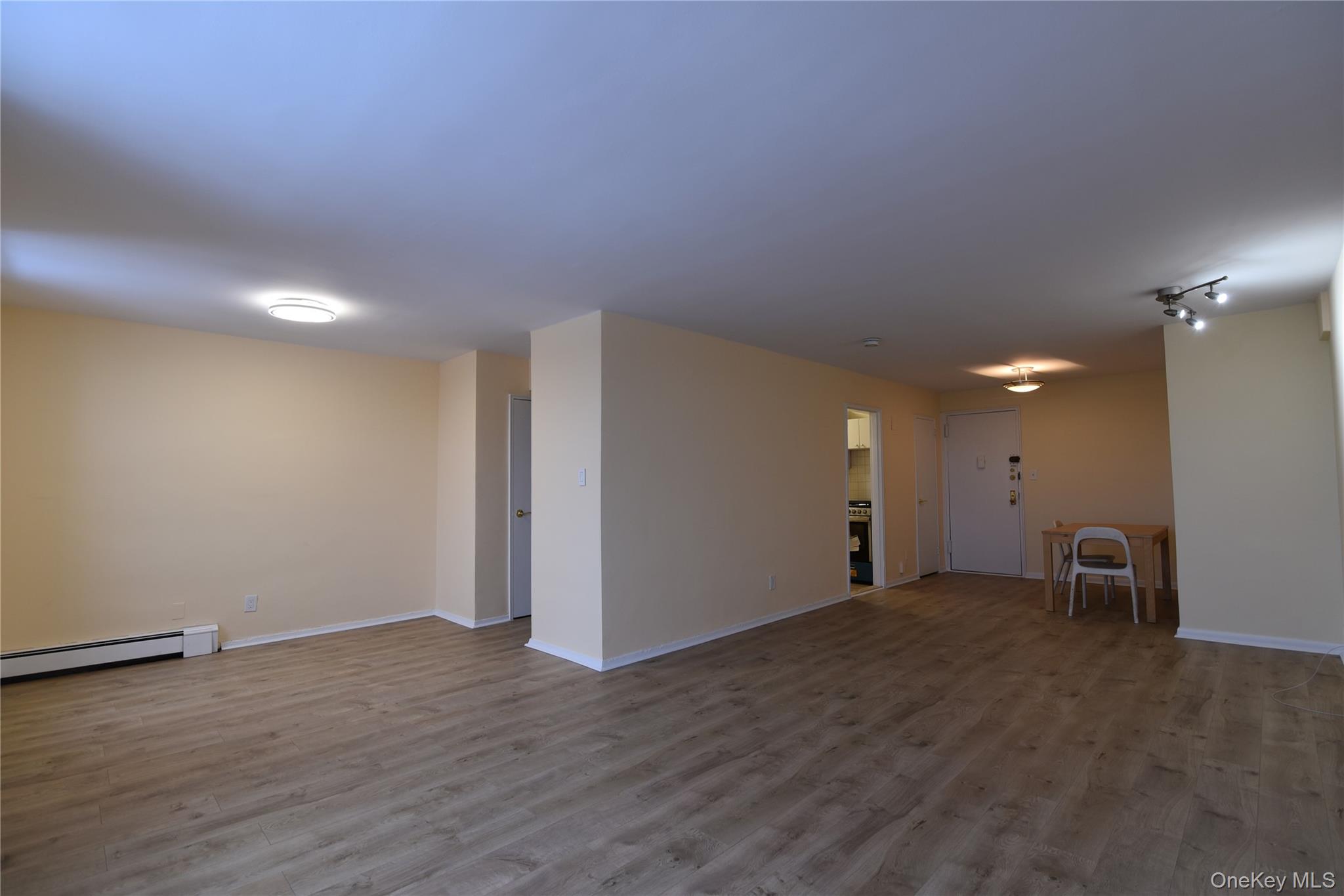 #20 photo, 54-44 Little Neck Parkway, Little Neck , NY 11362