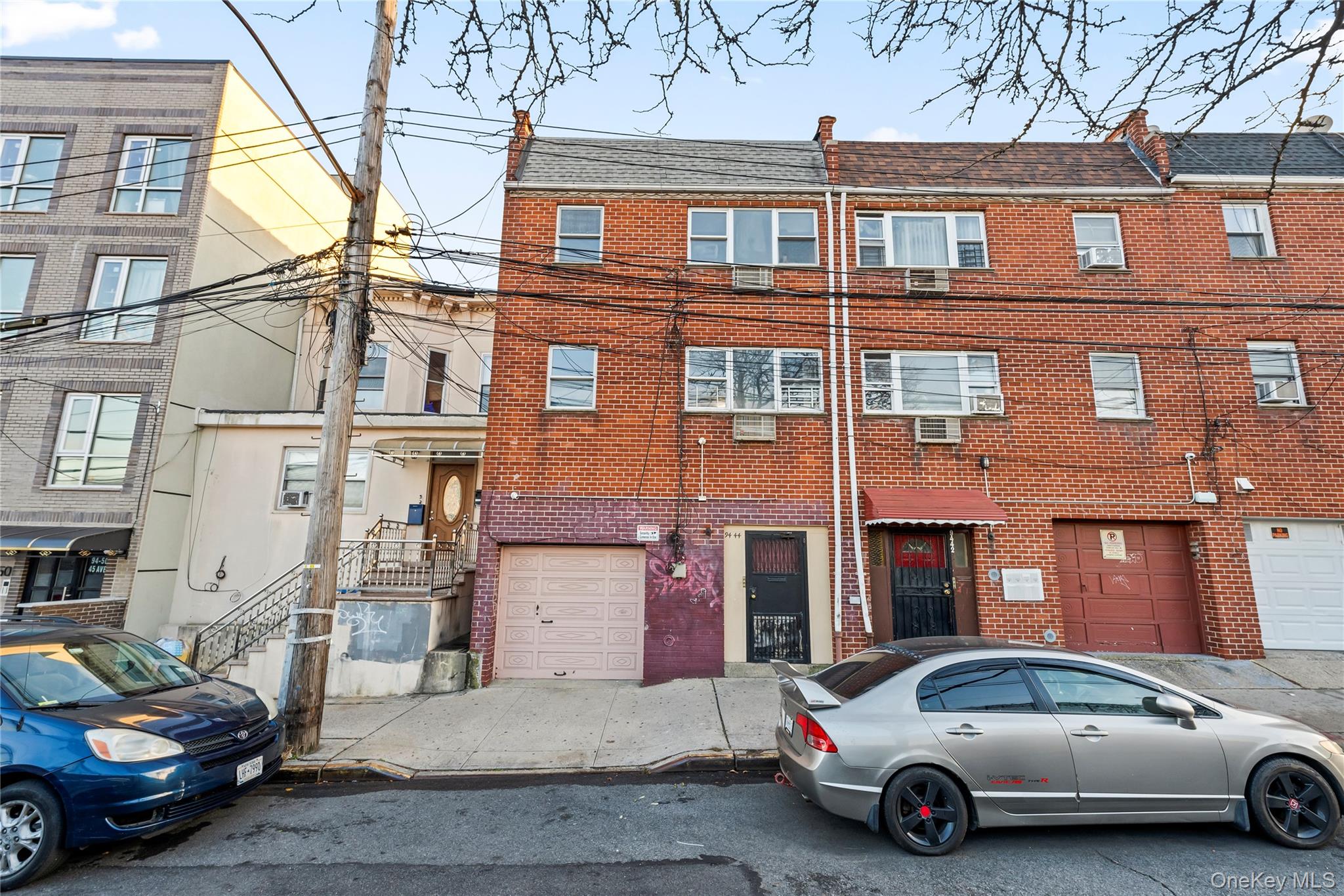 #1 photo, 94-44 45 Avenue, 皇后區 可樂娜 Corona , NY 11373