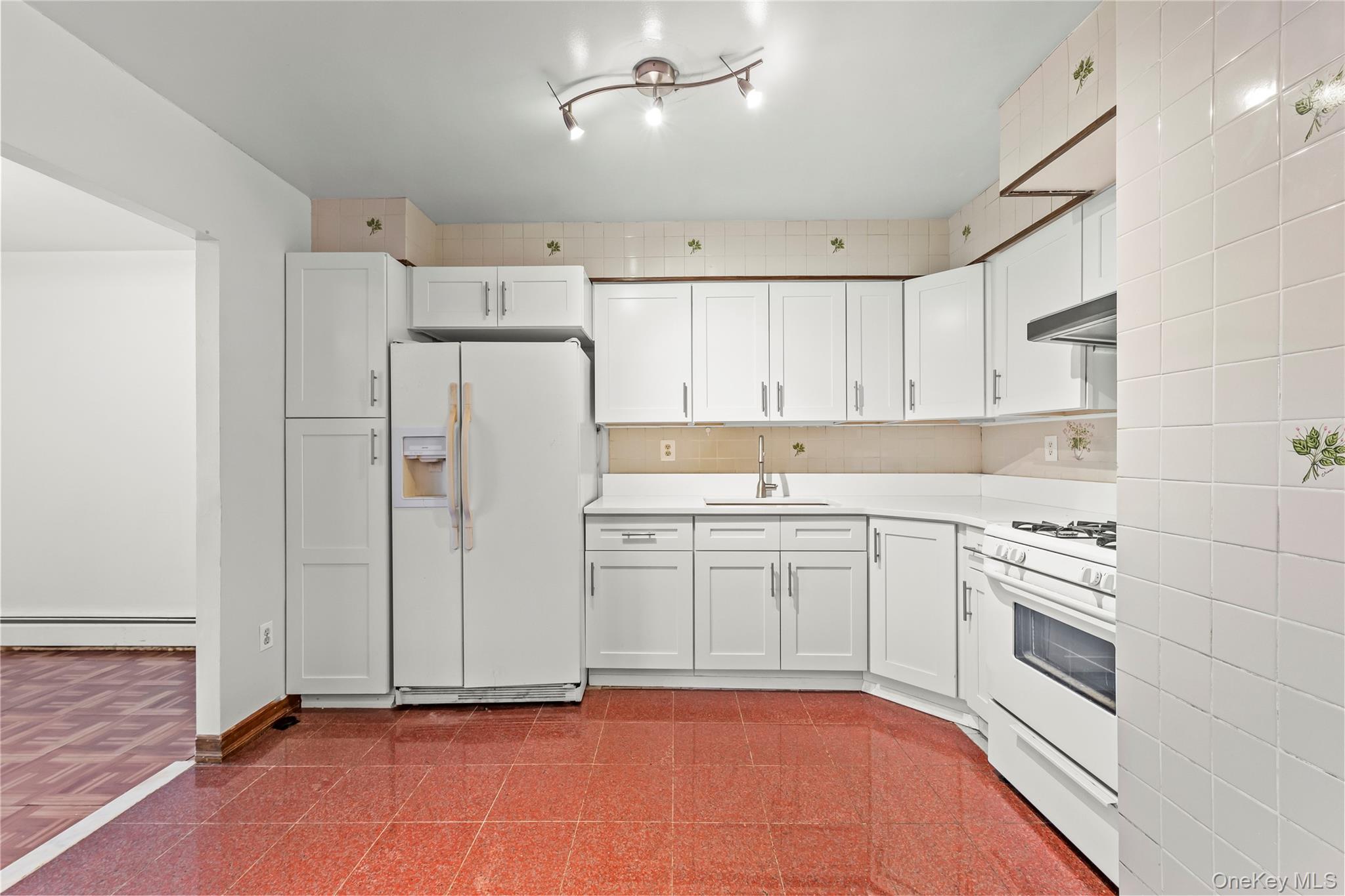 #16 photo, 94-44 45 Avenue, 皇后區 可樂娜 Corona , NY 11373