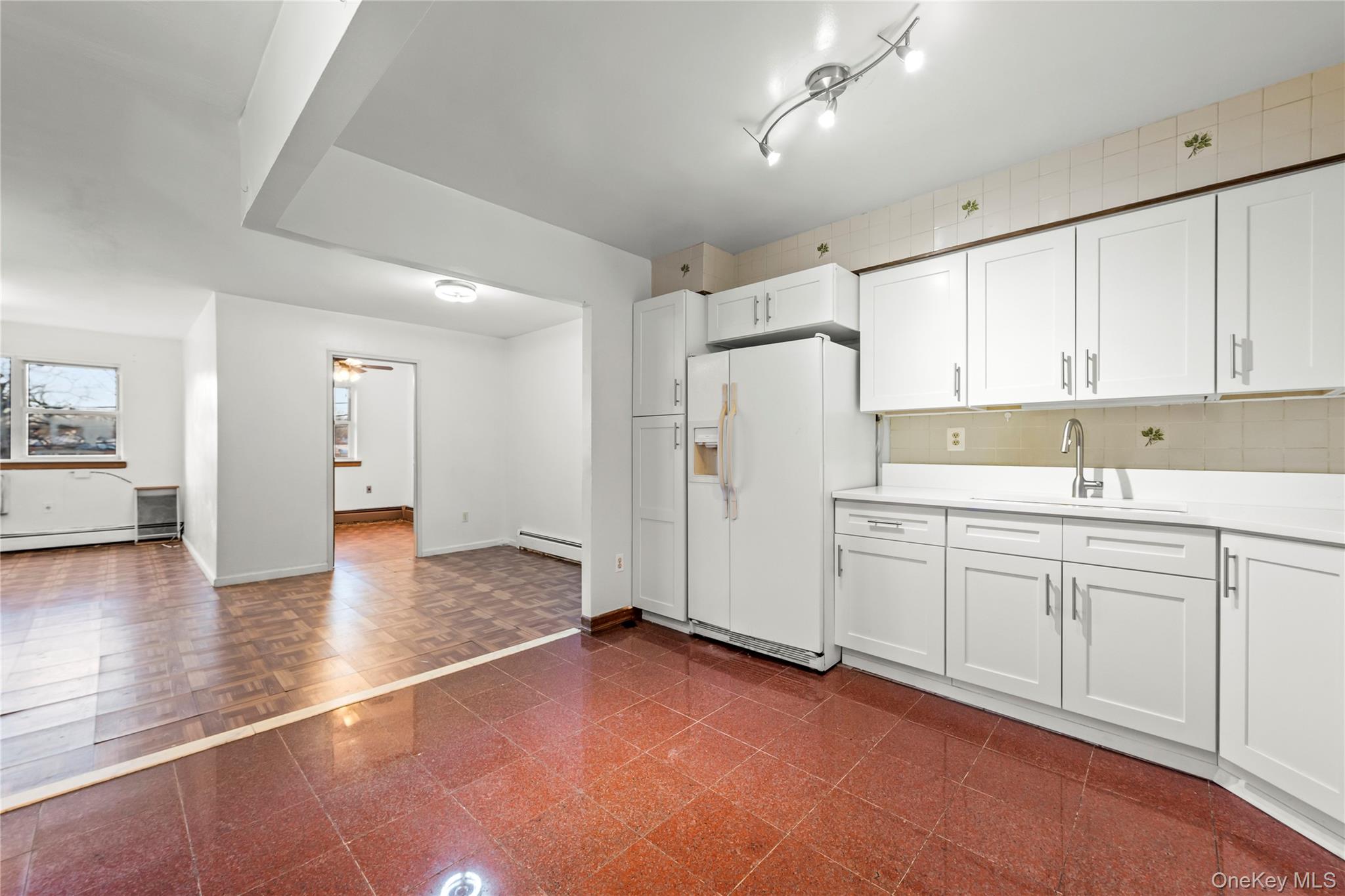 #17 photo, 94-44 45 Avenue, 皇后區 可樂娜 Corona , NY 11373