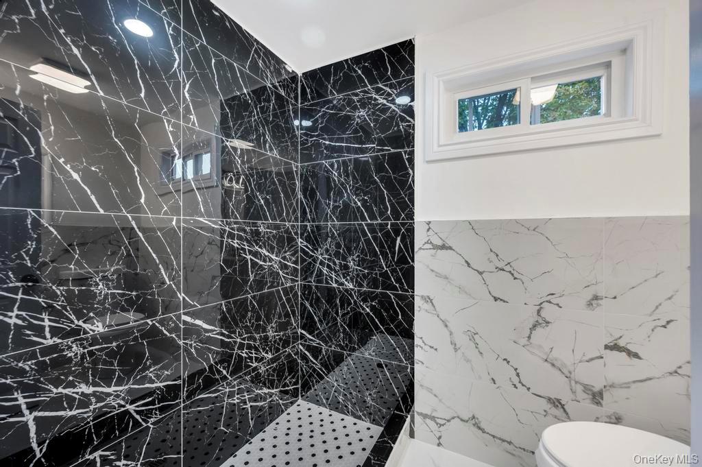 #15 photo, 2737 Sheila Court, East Meadow , NY 11554