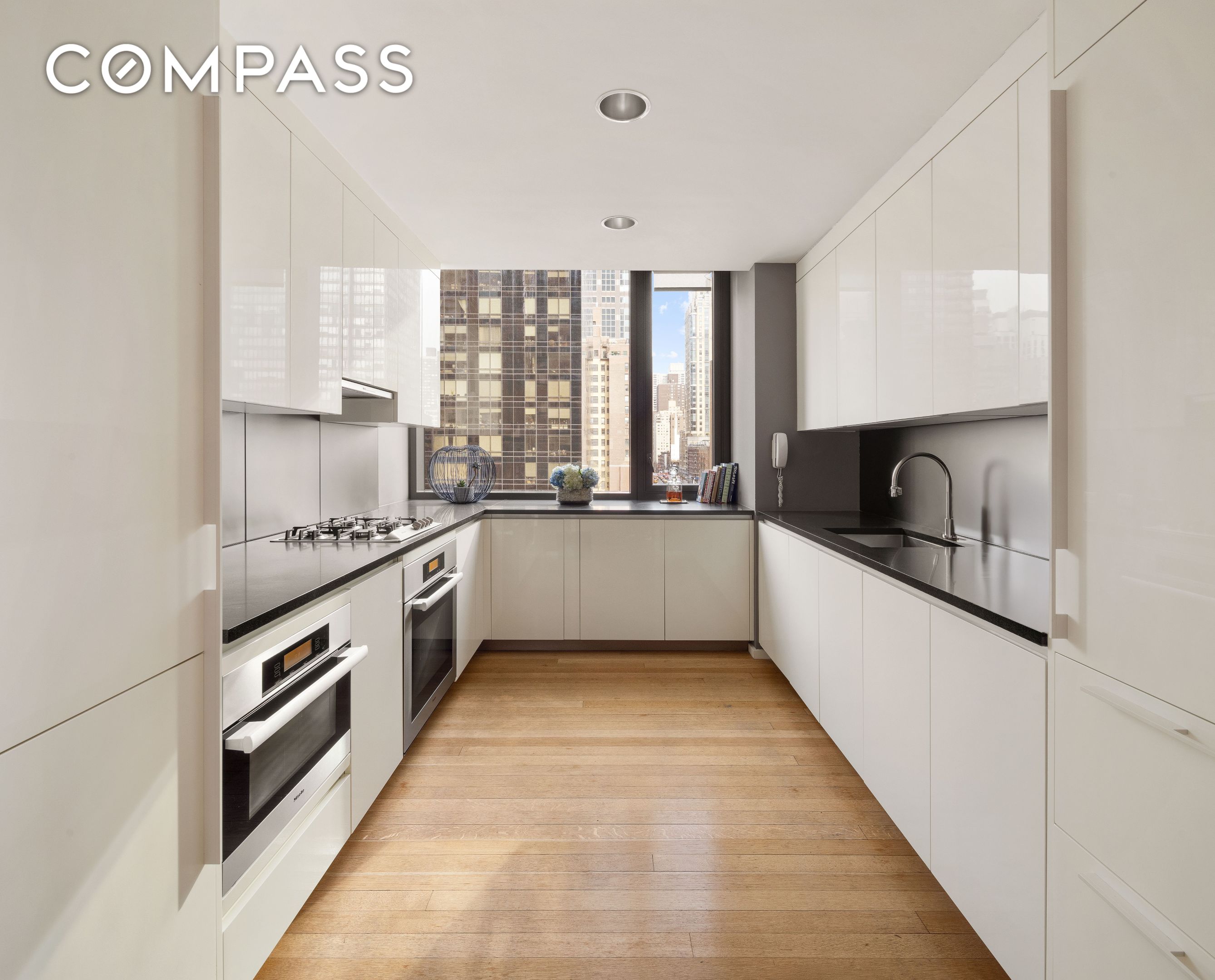 #7 photo, 50 United Nations Plaza, ম্যানহাটন Midtown East , NY 10017