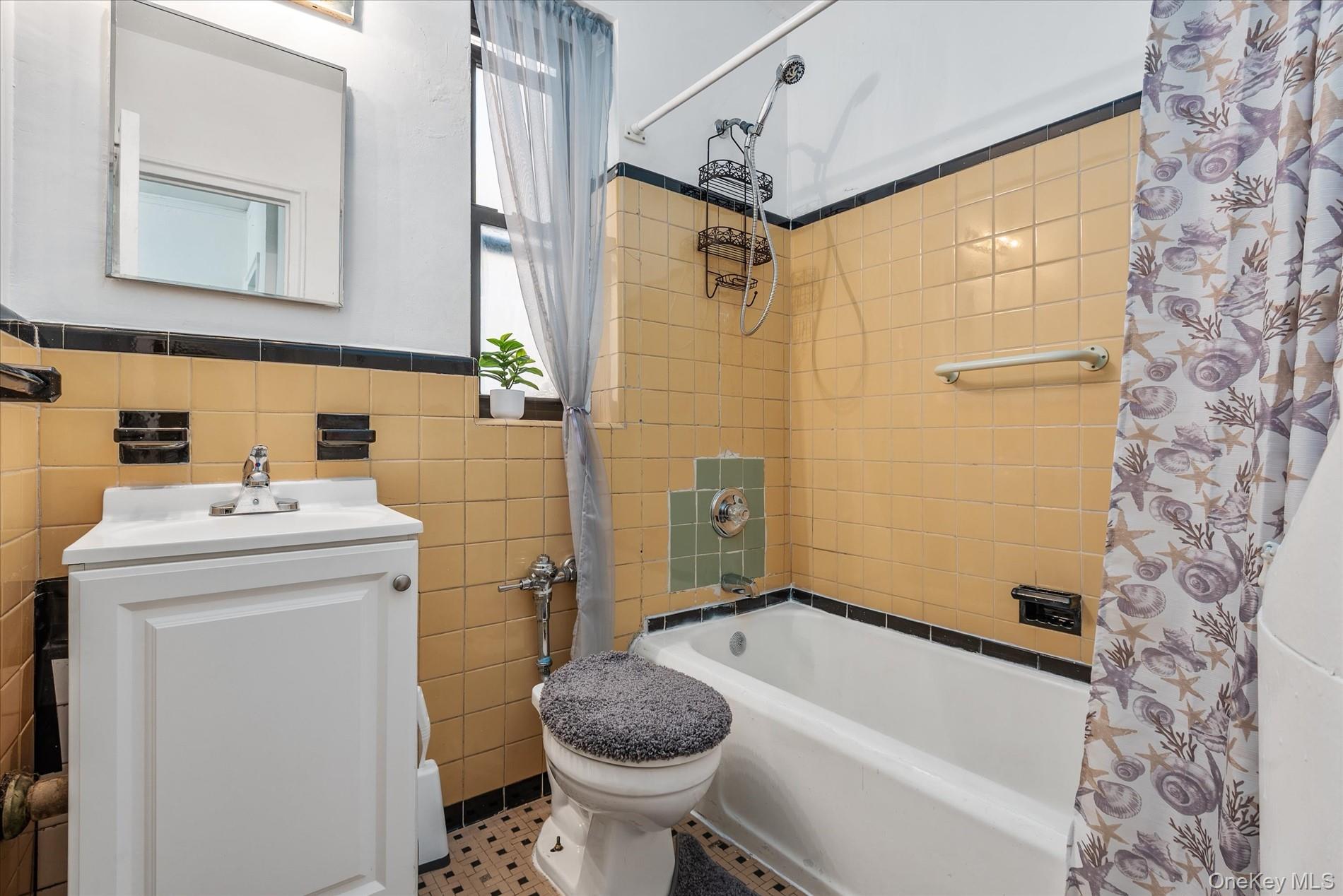 #11 photo, 251 Seaman Avenue, मैनहटन New York (Manhattan) , NY 10034