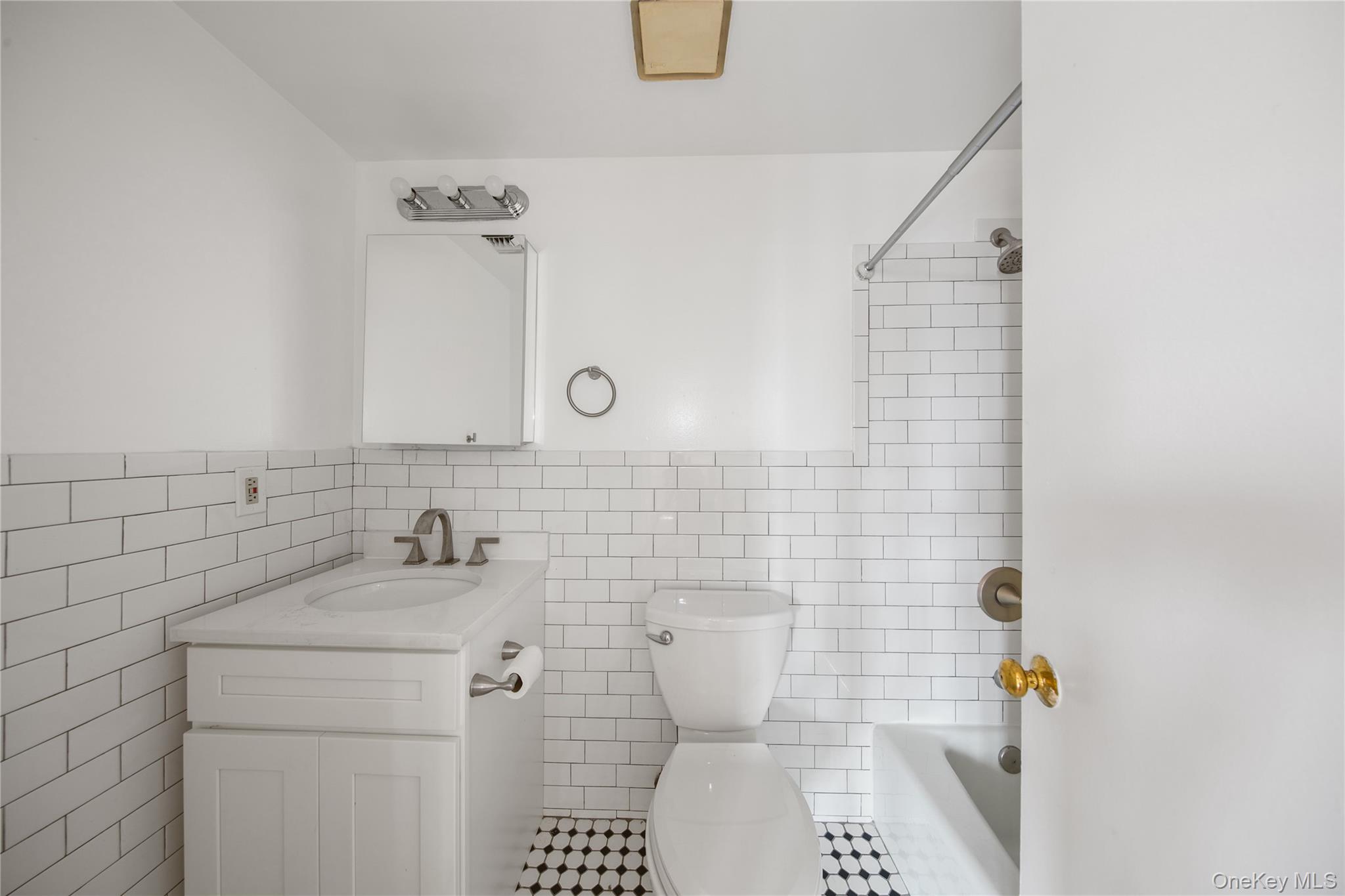 #13 photo, 207 Chateau Rive Street, Peekskill , NY 10566