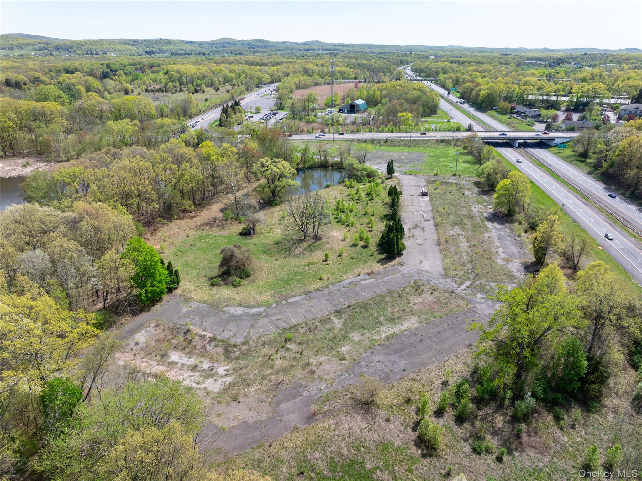 #19 photo, 403 Main Street, New Paltz , NY 12561