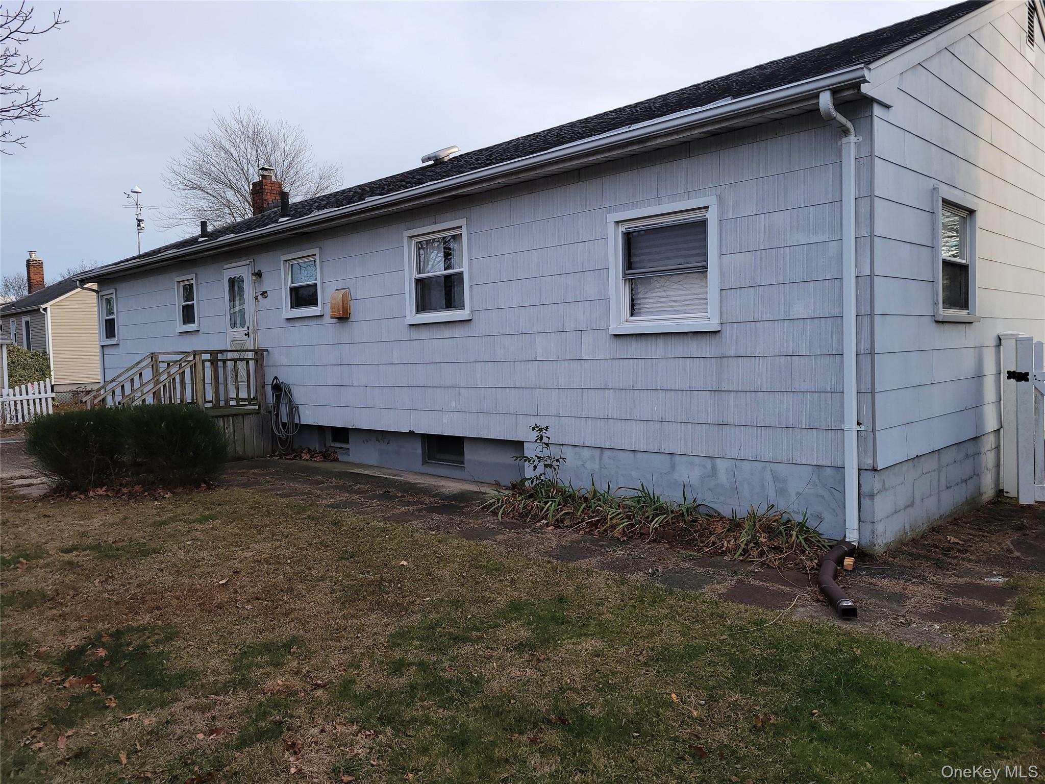 #10 photo, 65 Marie Street, מחוז סאפוק Lindenhurst , NY 11757
