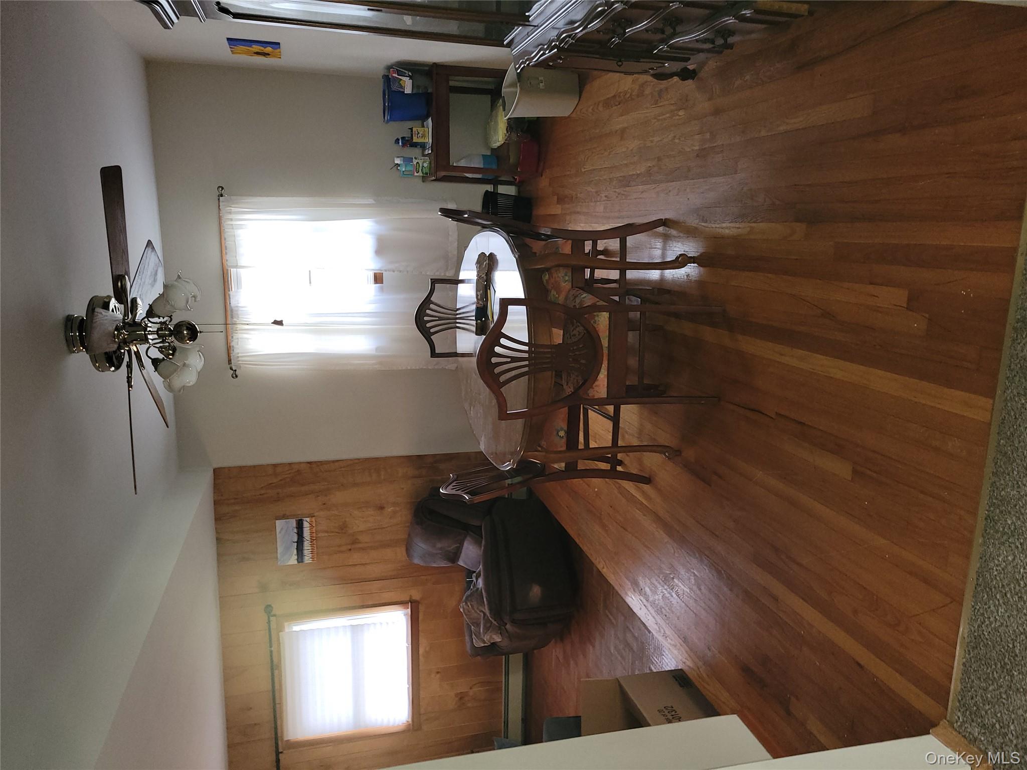 #4 photo, 65 Marie Street, מחוז סאפוק Lindenhurst , NY 11757