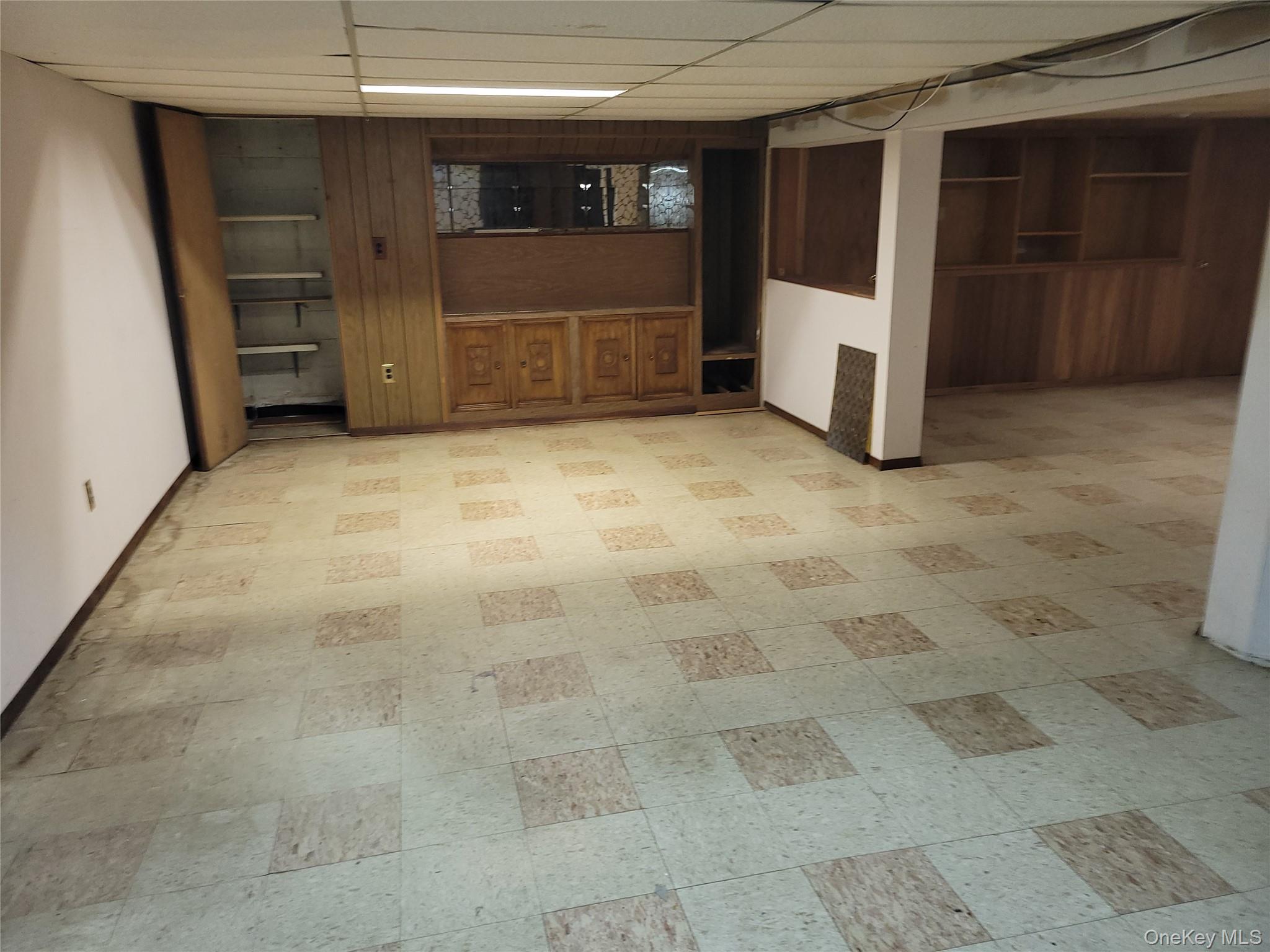 #8 photo, 65 Marie Street, מחוז סאפוק Lindenhurst , NY 11757