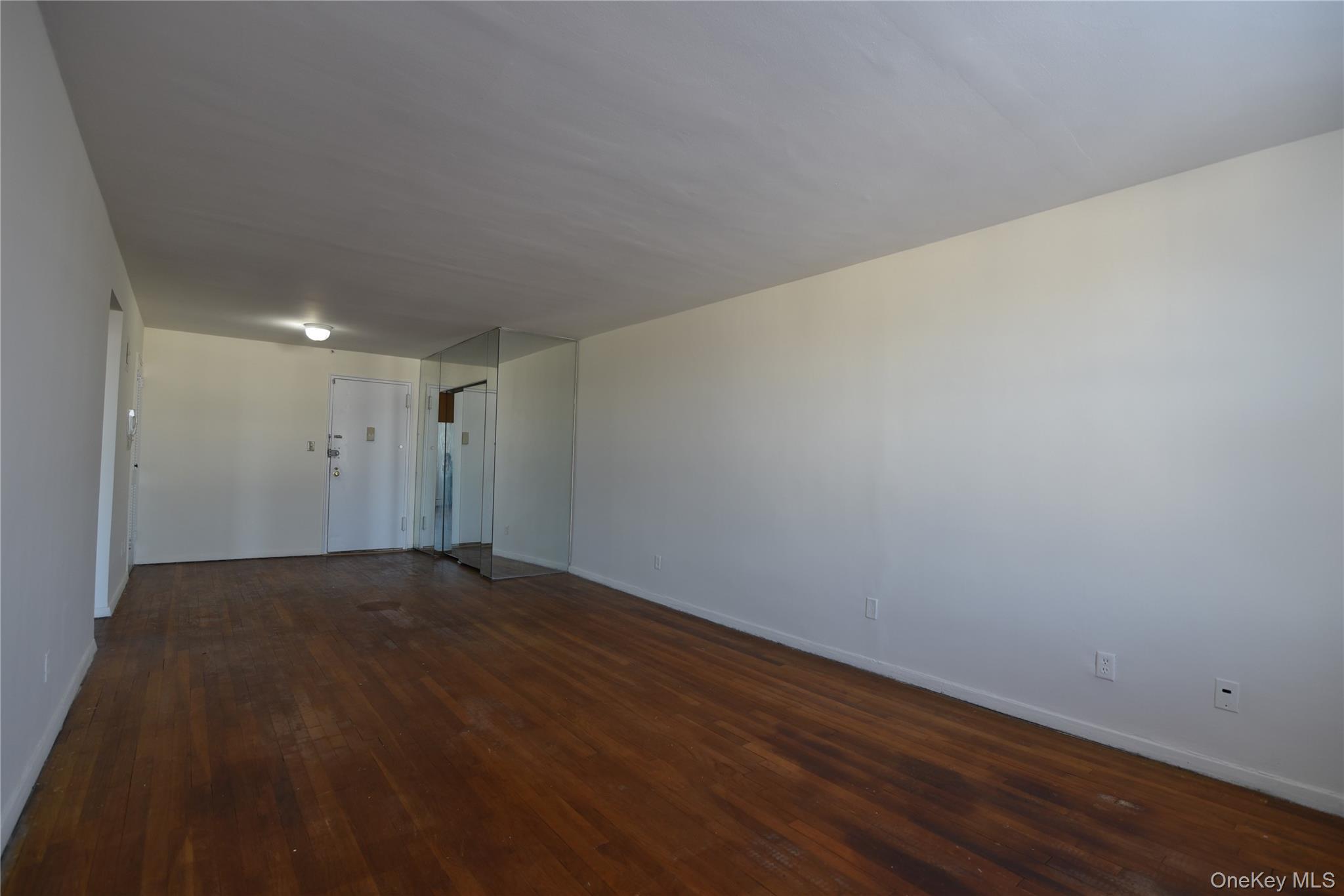 #13 photo, 54-44 Little Neck Parkway, Little Neck , NY 11362