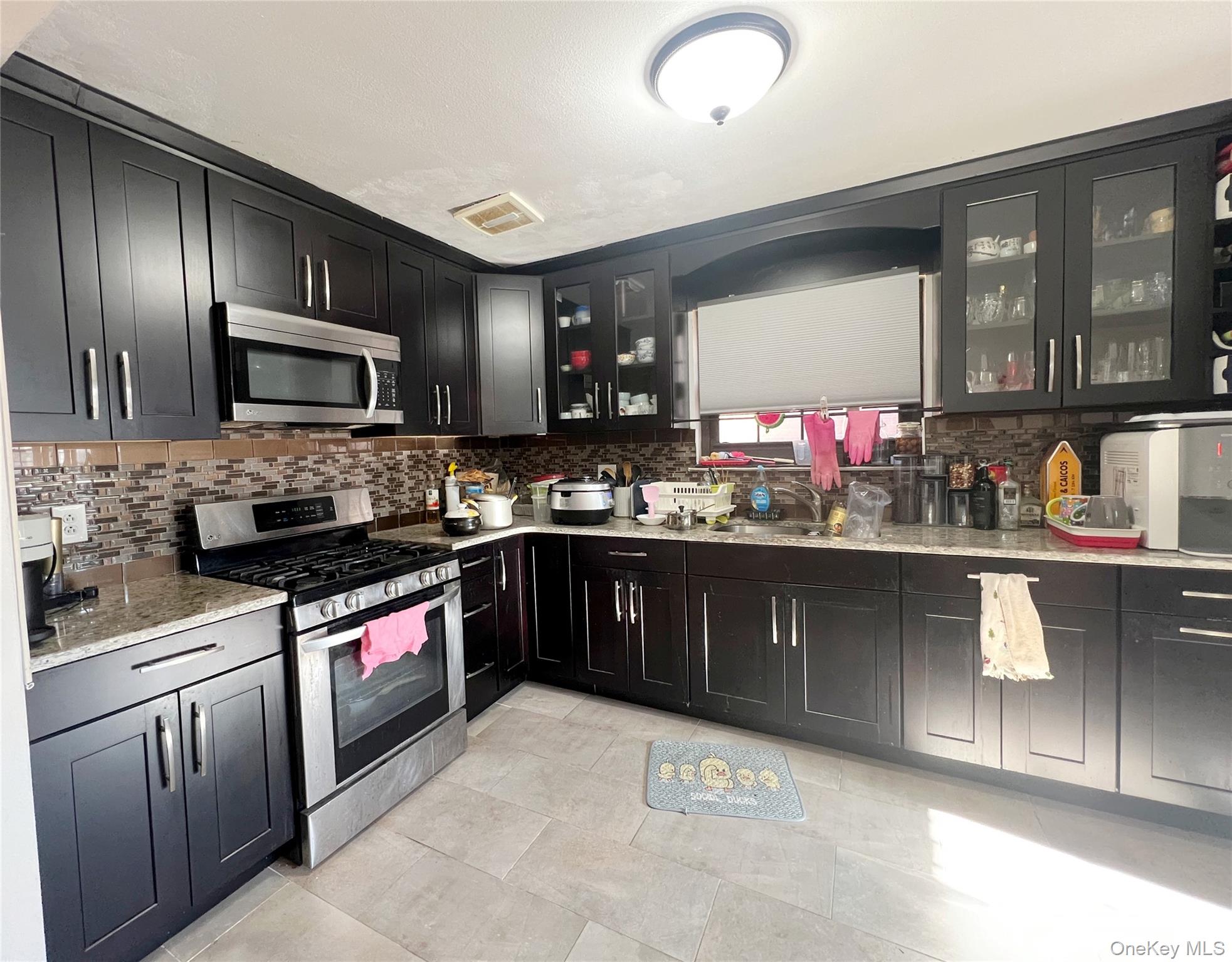 #3 photo, 21974 64th Avenue, কুইন্‌স Oakland Gardens , NY 11364