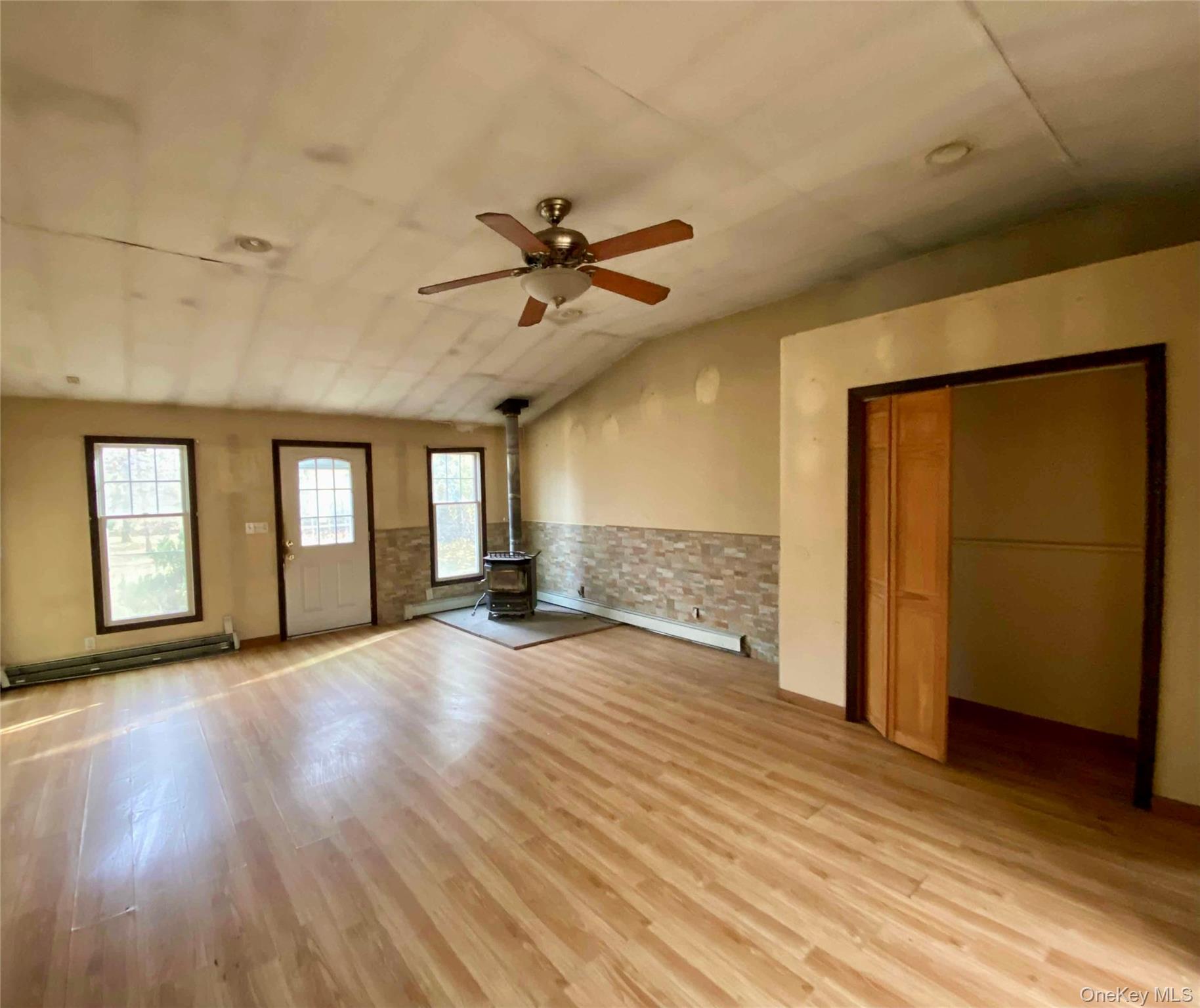 #6 photo, 26 N Swezeytown Road, সাফোক কাউন্টি Middle Island , NY 11953