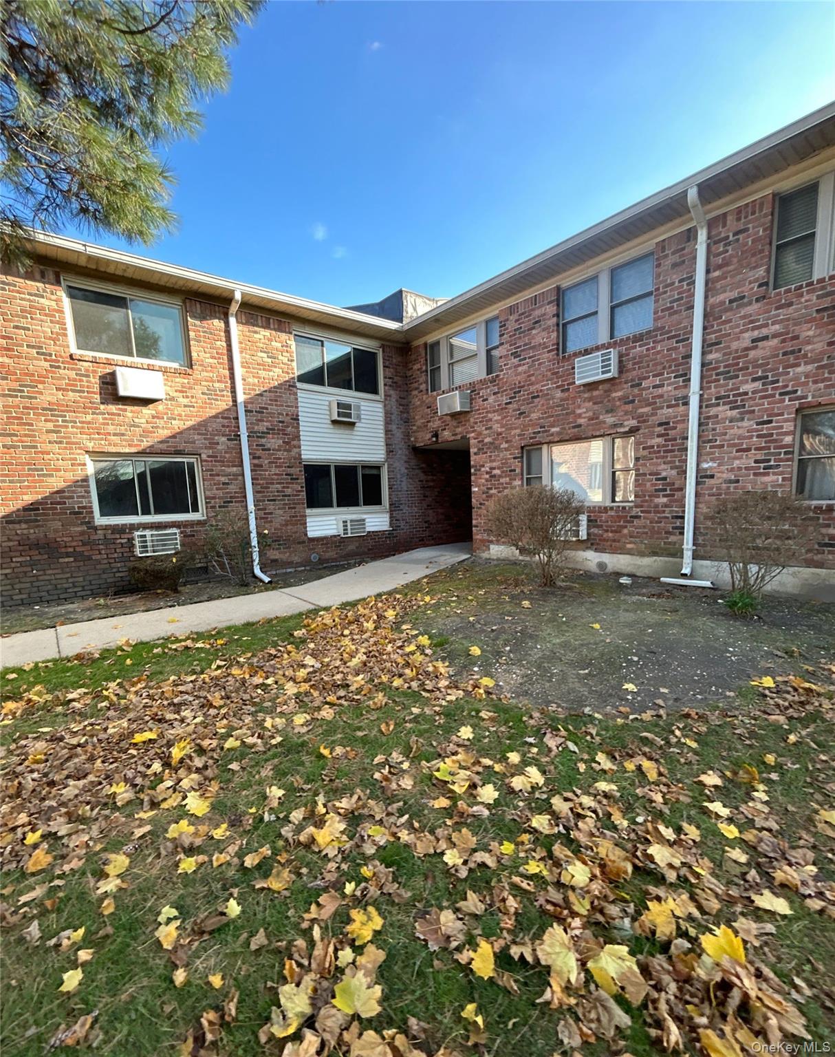 #2 photo, 2453 Union Boulevard, Islip , NY 11751