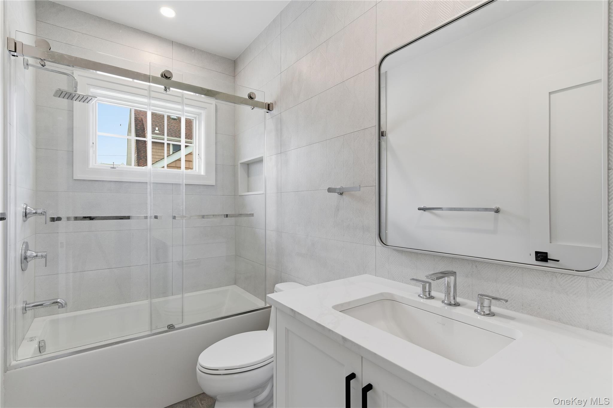 #15 photo, 42 Alice Court, 長島 East Rockaway , NY 11518