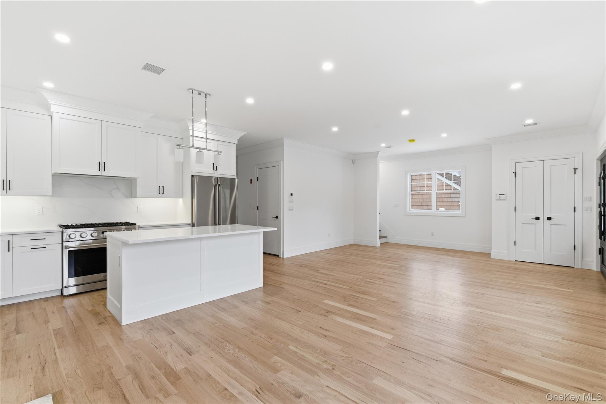 #8 photo, 42 Alice Court, 長島 East Rockaway , NY 11518