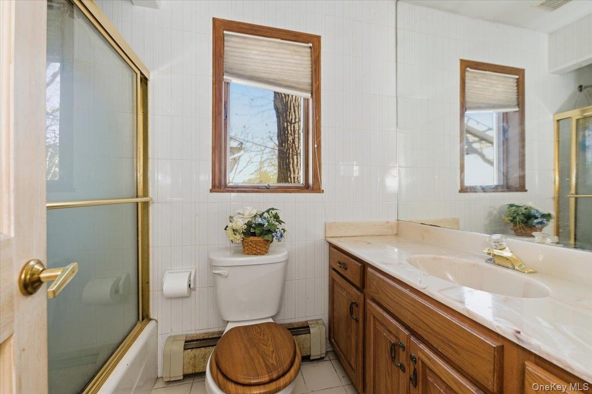 #18 photo, 467 W Broadway, Cedarhurst , NY 11516