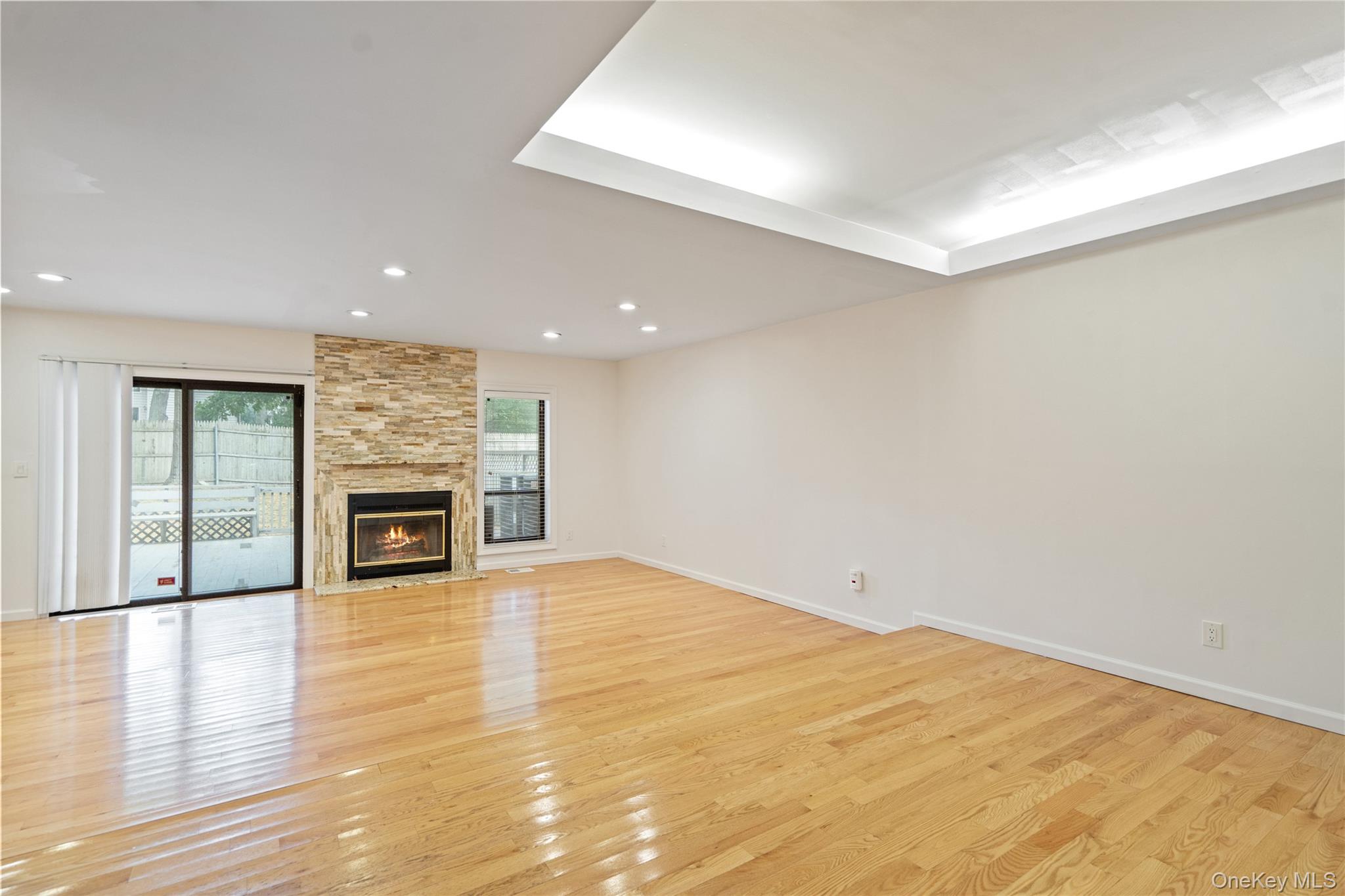 #3 photo, 236 Hamlet Drive, Jericho , NY 11753