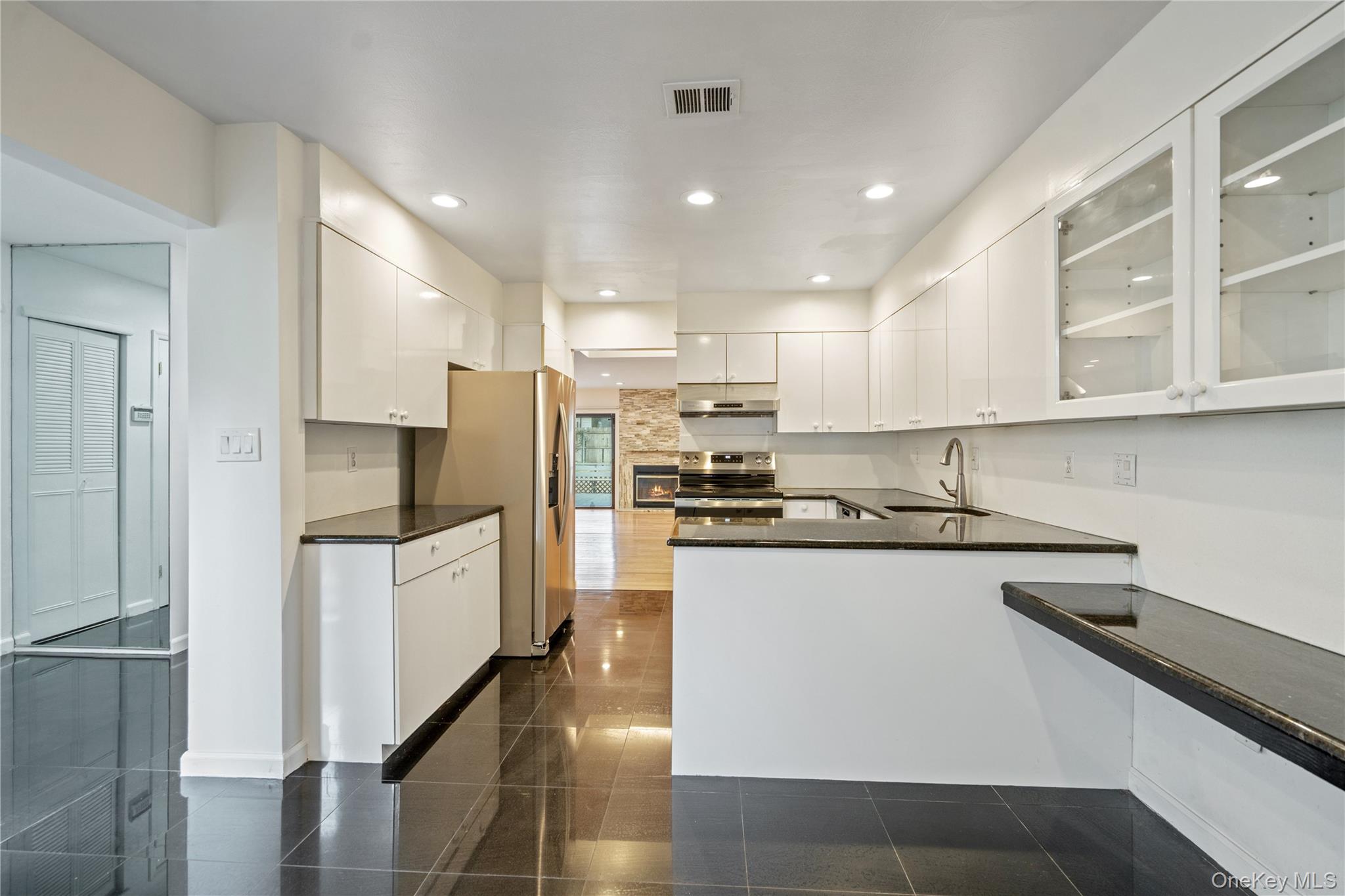 #8 photo, 236 Hamlet Drive, Jericho , NY 11753