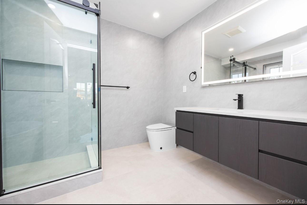 #10 photo, 40-11 202nd Street, Bayside , NY 11361