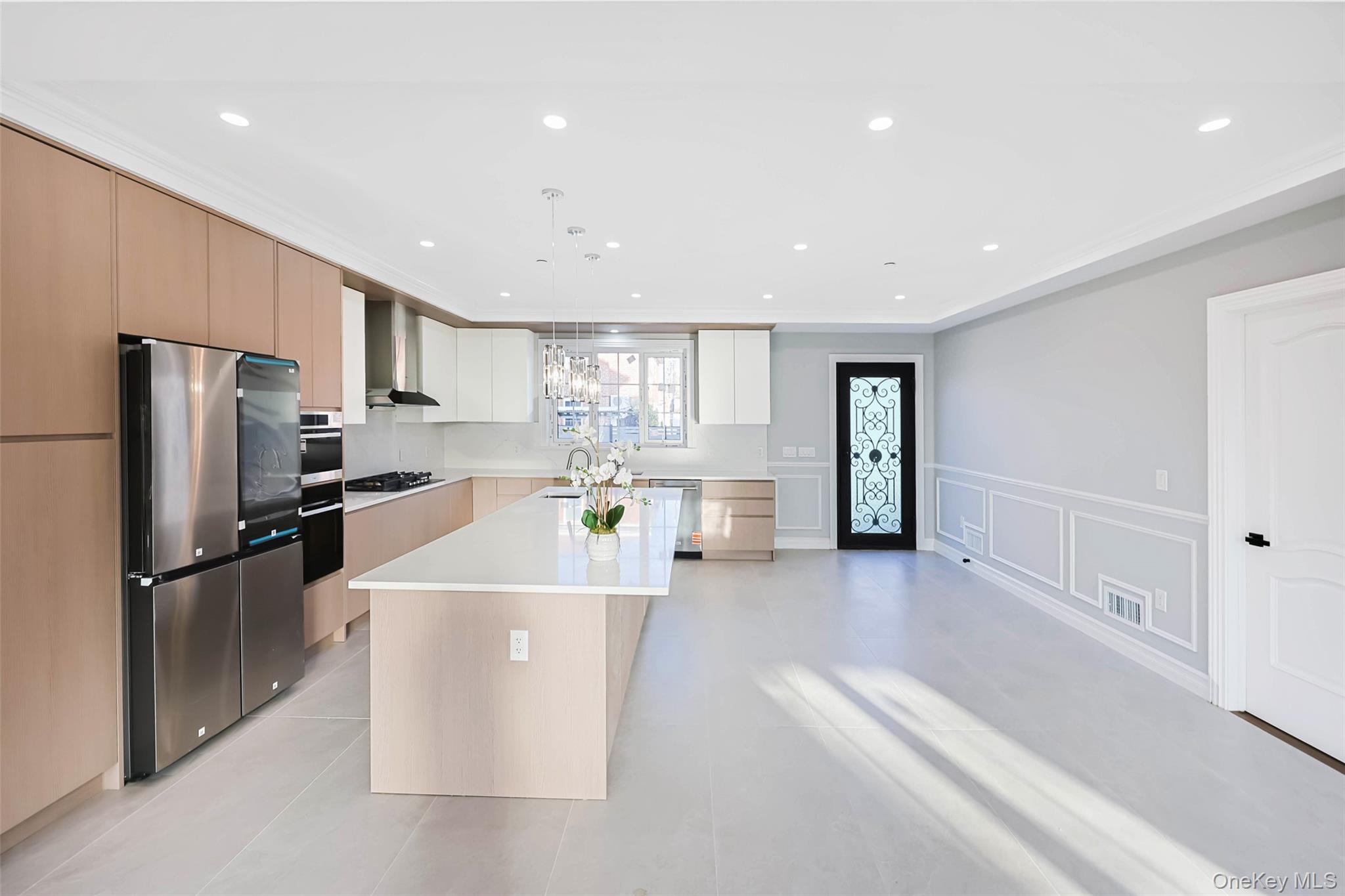 #16 photo, 40-11 202nd Street, Bayside , NY 11361