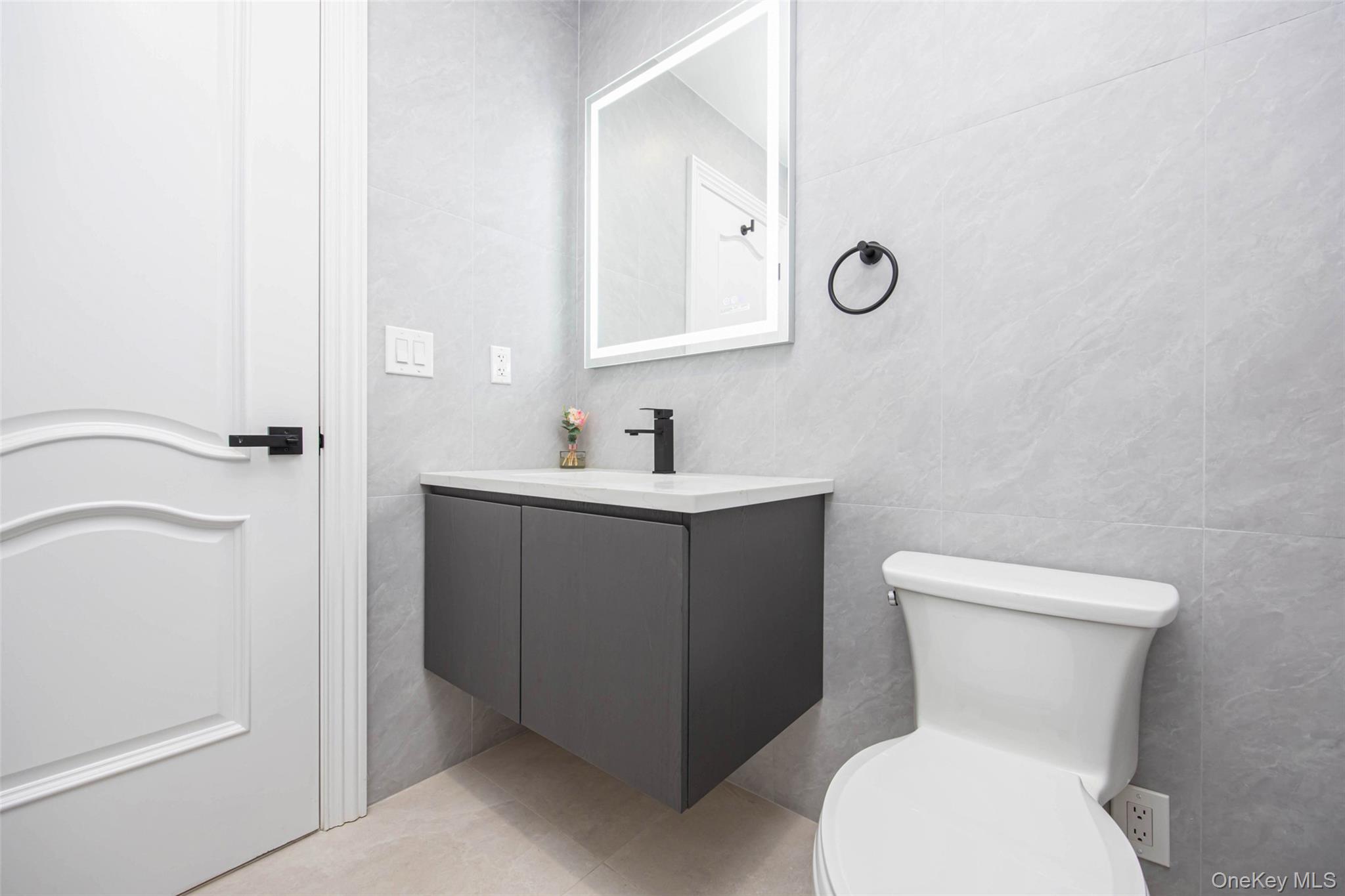 #18 photo, 40-11 202nd Street, Bayside , NY 11361