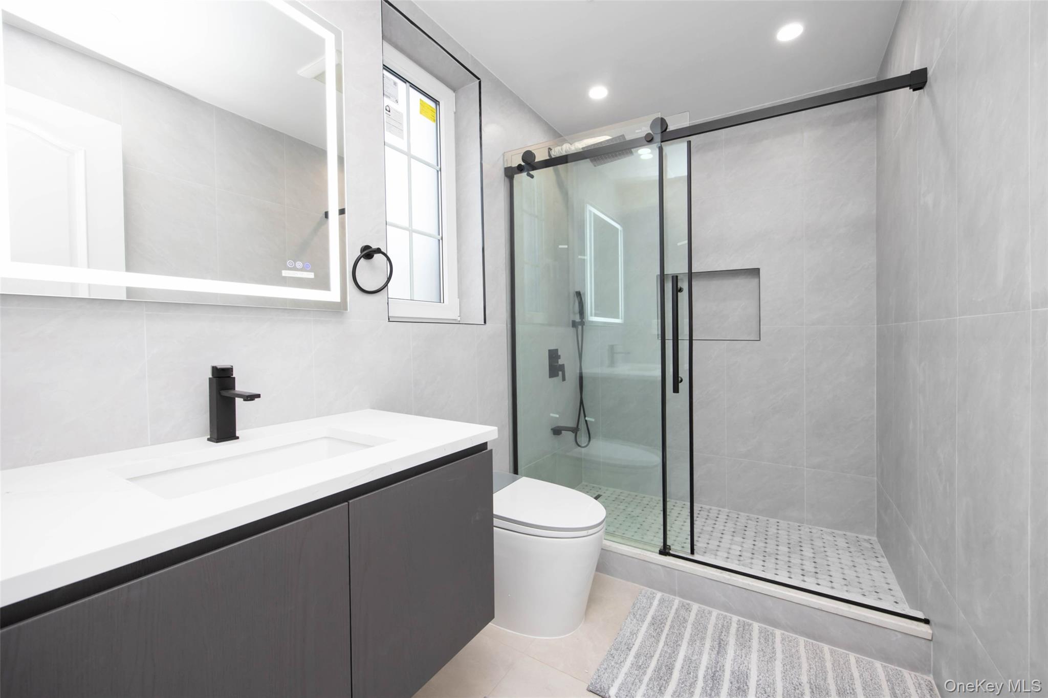 #19 photo, 40-11 202nd Street, Bayside , NY 11361