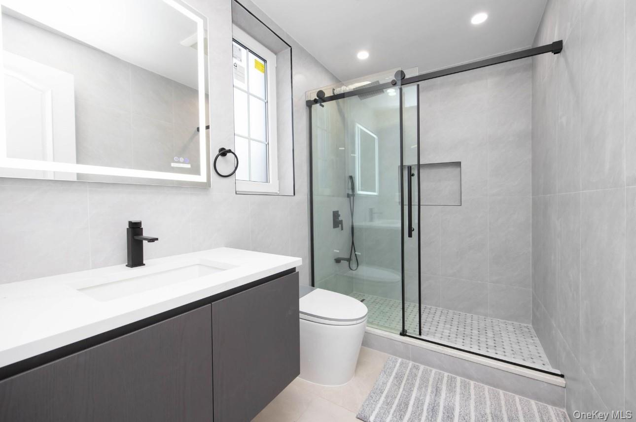 #9 photo, 40-11 202nd Street, Bayside , NY 11361