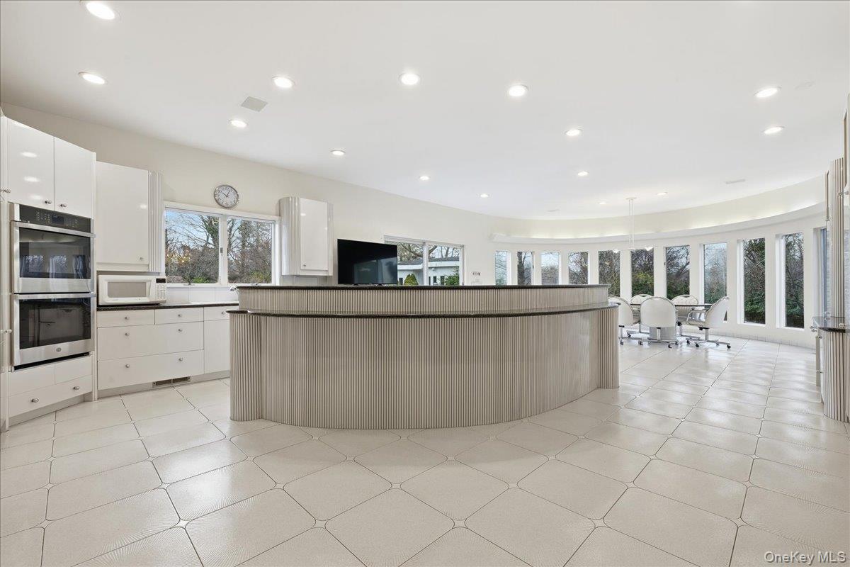 #14 photo, 1 Private Lane, Old Brookville , NY 11545