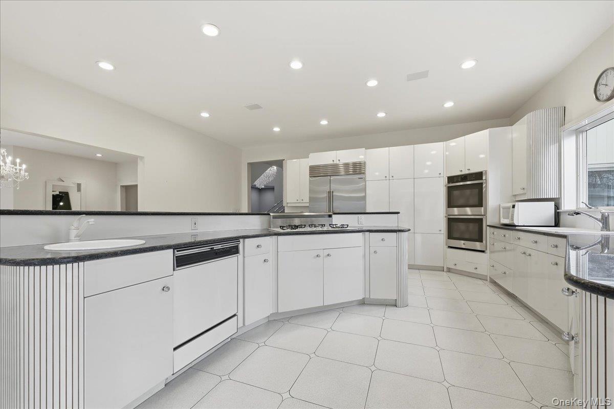 #15 photo, 1 Private Lane, Old Brookville , NY 11545