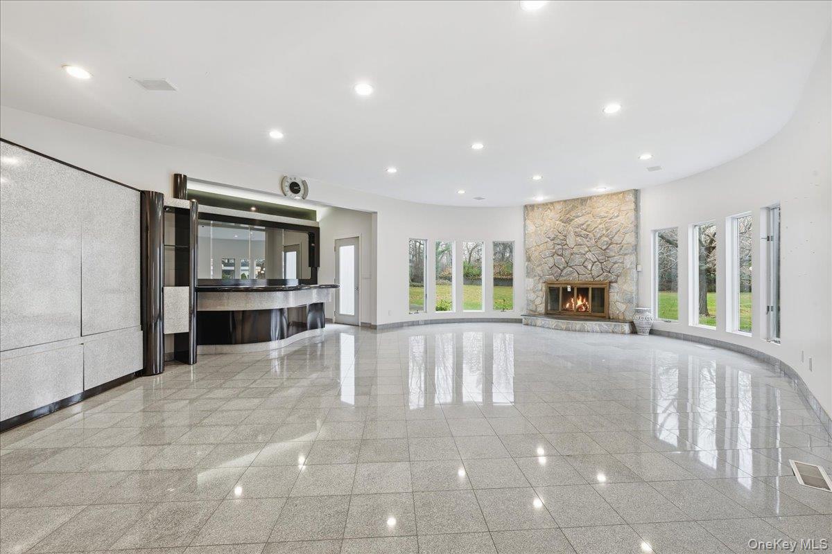 #18 photo, 1 Private Lane, Old Brookville , NY 11545