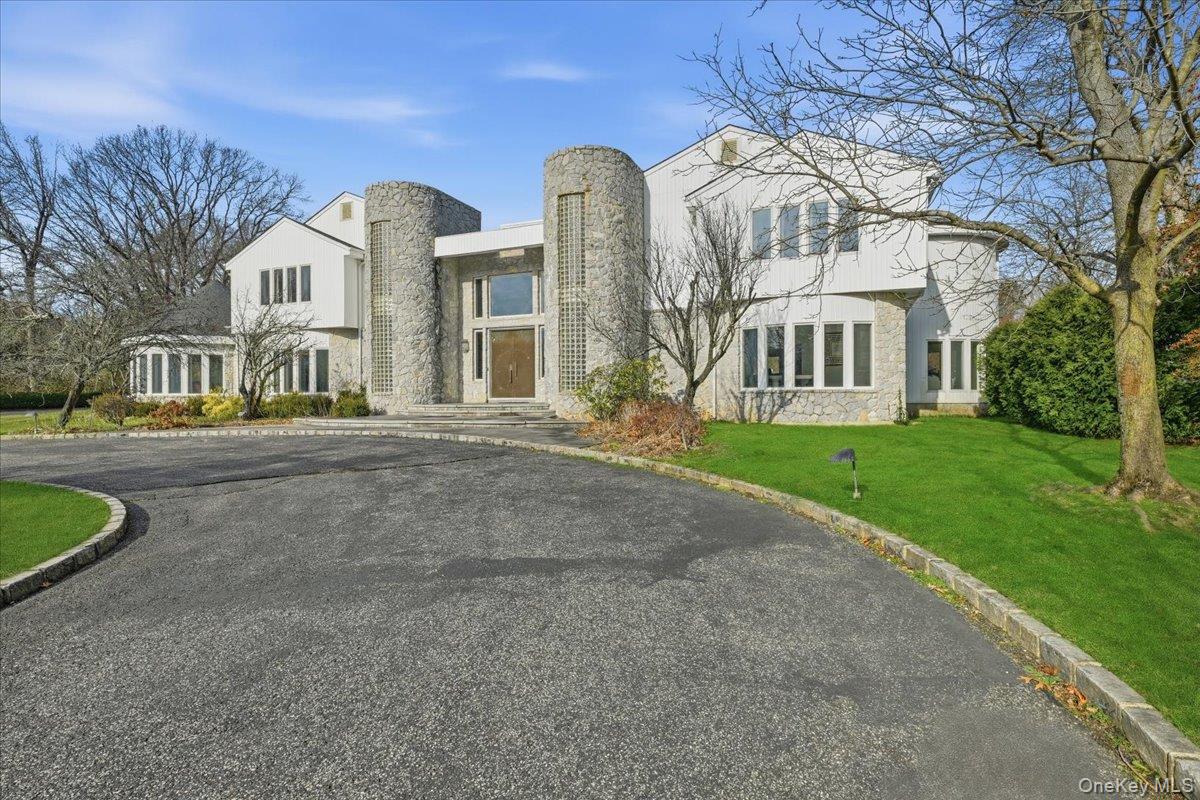 #4 photo, 1 Private Lane, Old Brookville , NY 11545