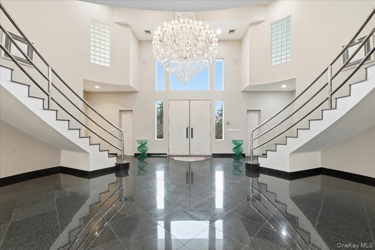 #7 photo, 1 Private Lane, Old Brookville , NY 11545