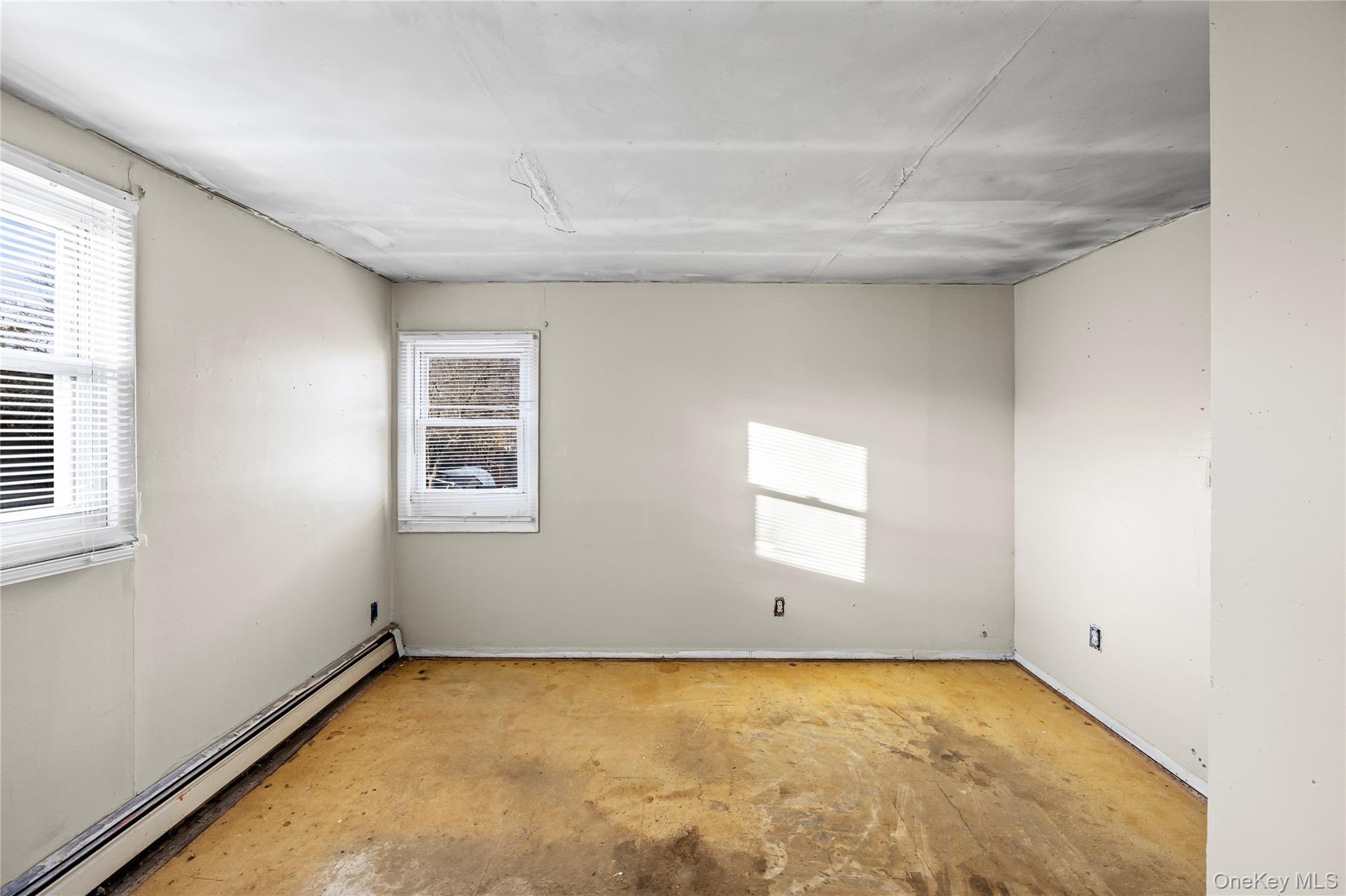 #20 photo, 6 Sportsman Court, Shirley , NY 11967