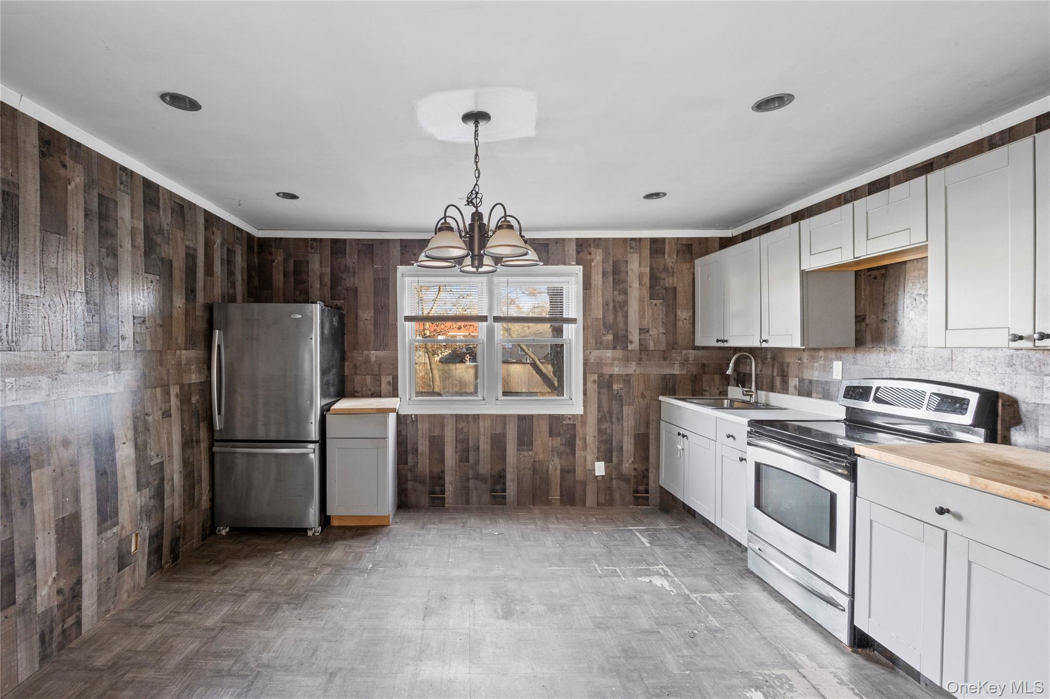 #5 photo, 6 Sportsman Court, Shirley , NY 11967