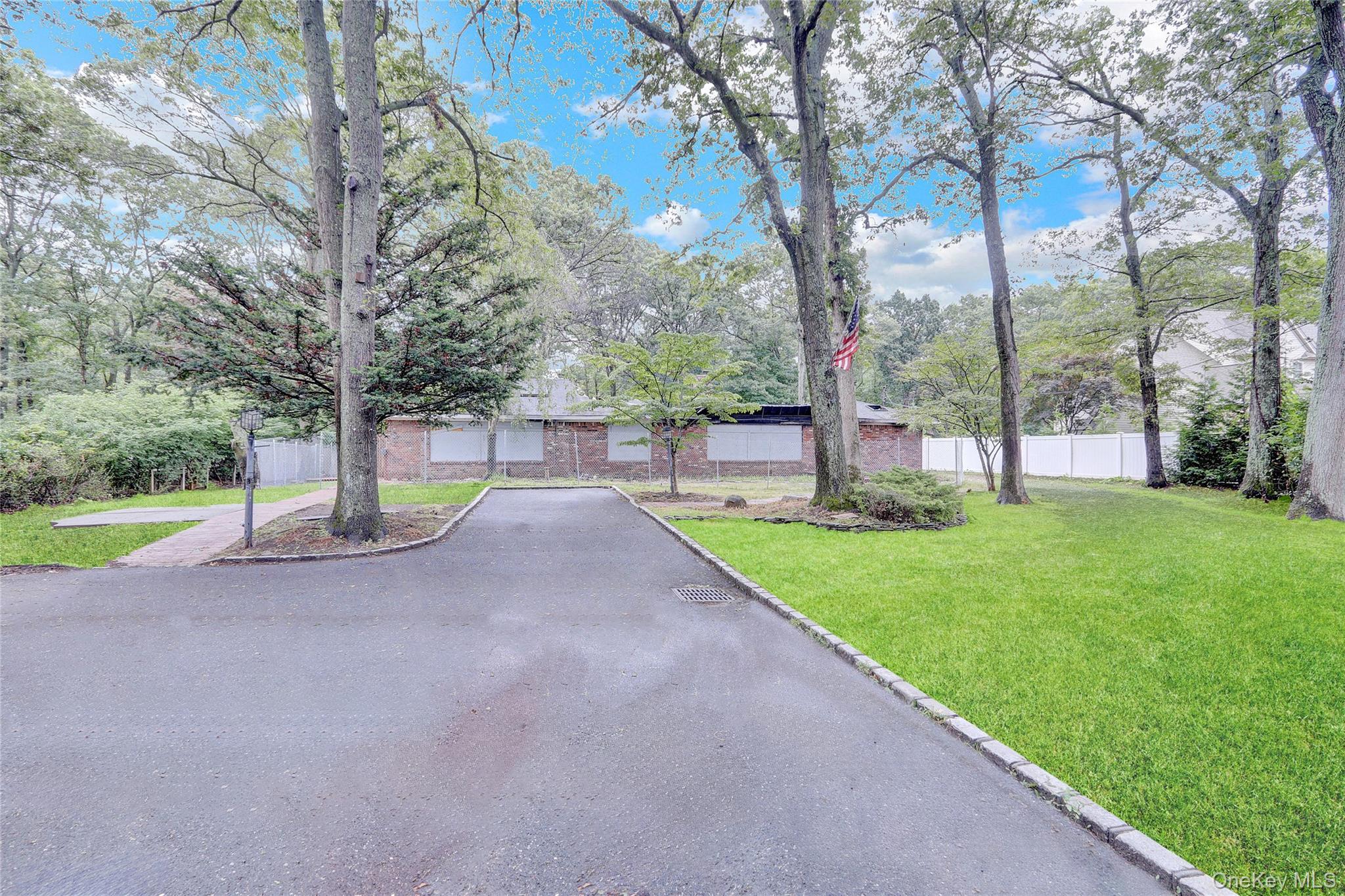 #2 photo, 53 Chestnut Street, Mount Sinai , NY 11766