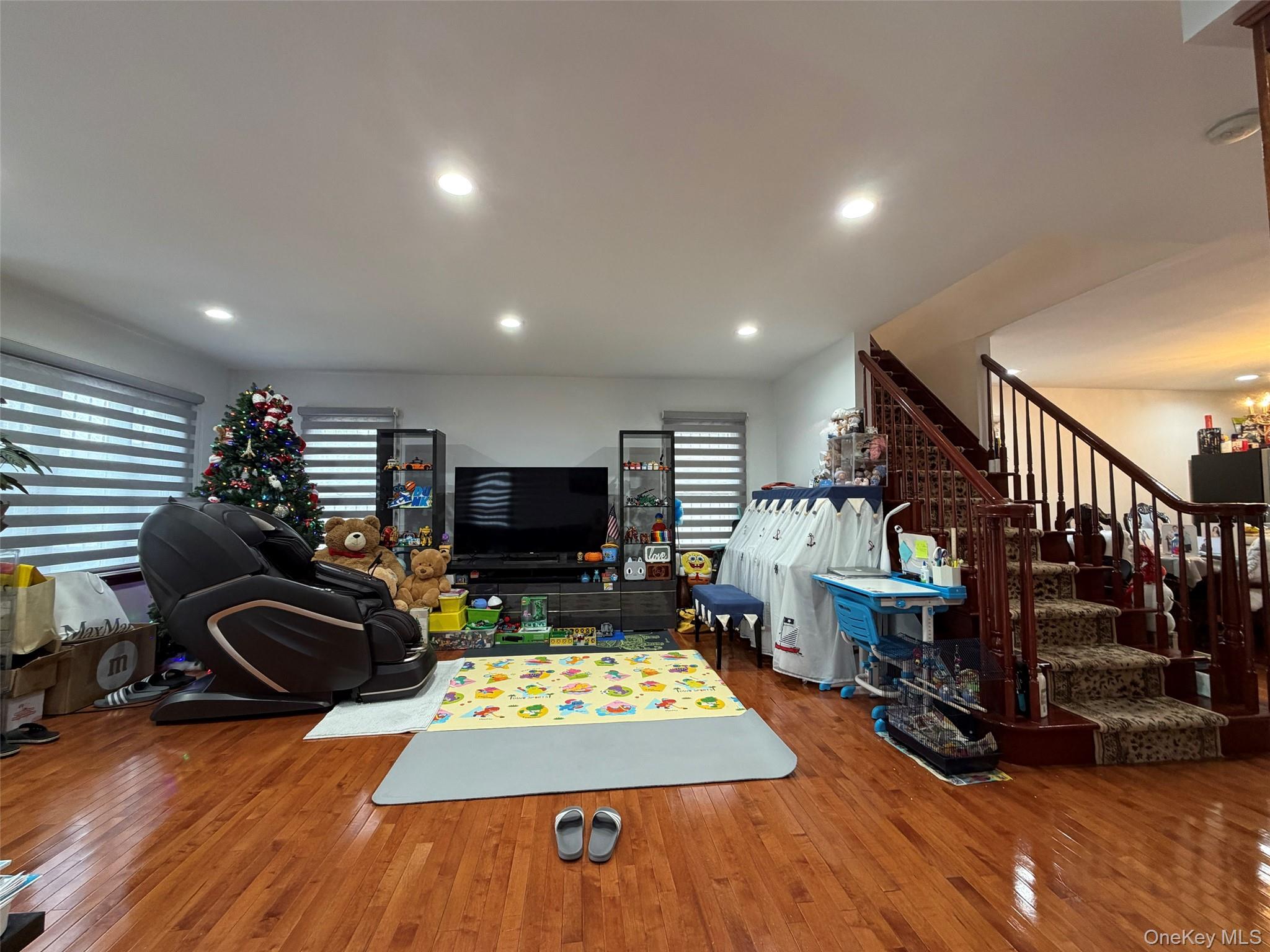 #8 photo, 175-28 Underhill Avenue, Fresh Meadows , NY 11365