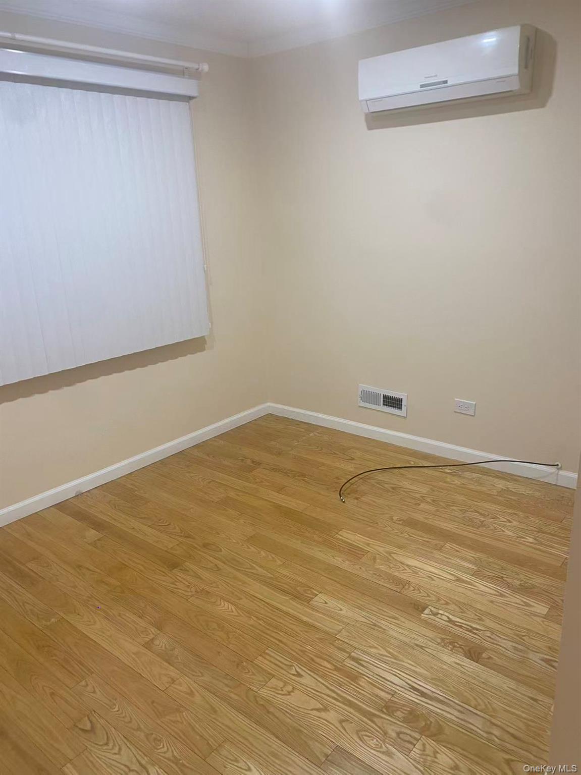 #4 photo, 207-24 28th Avenue, Bayside , NY 11360