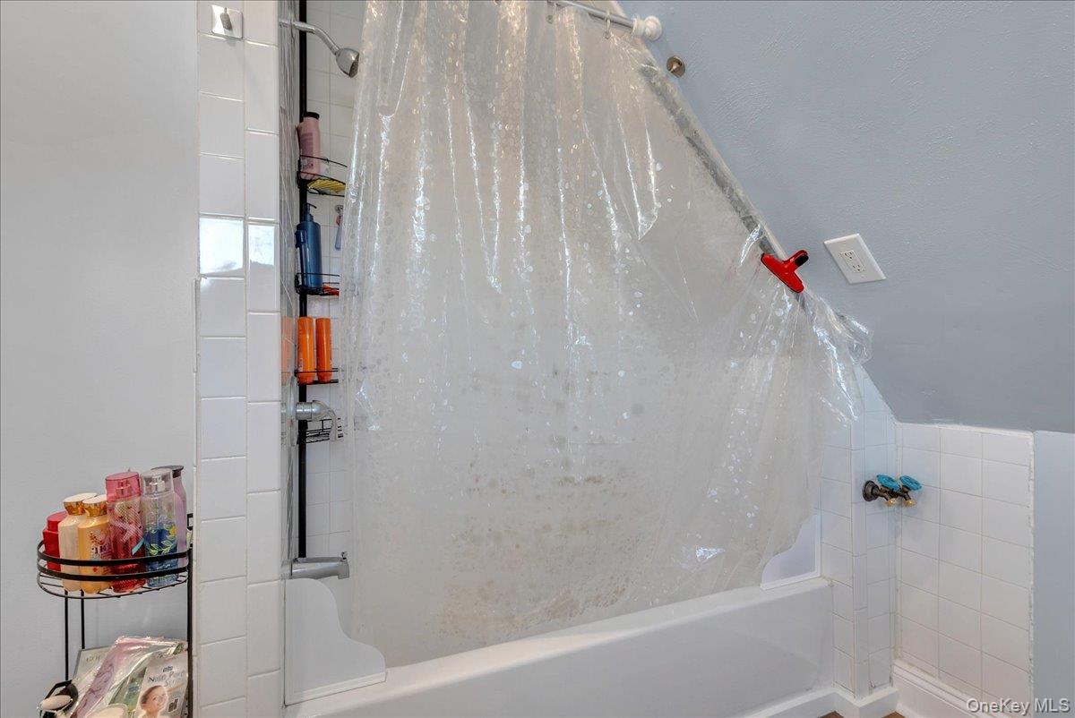 #19 photo, 10 Sparten Place, Tuxedo Park , NY 10987