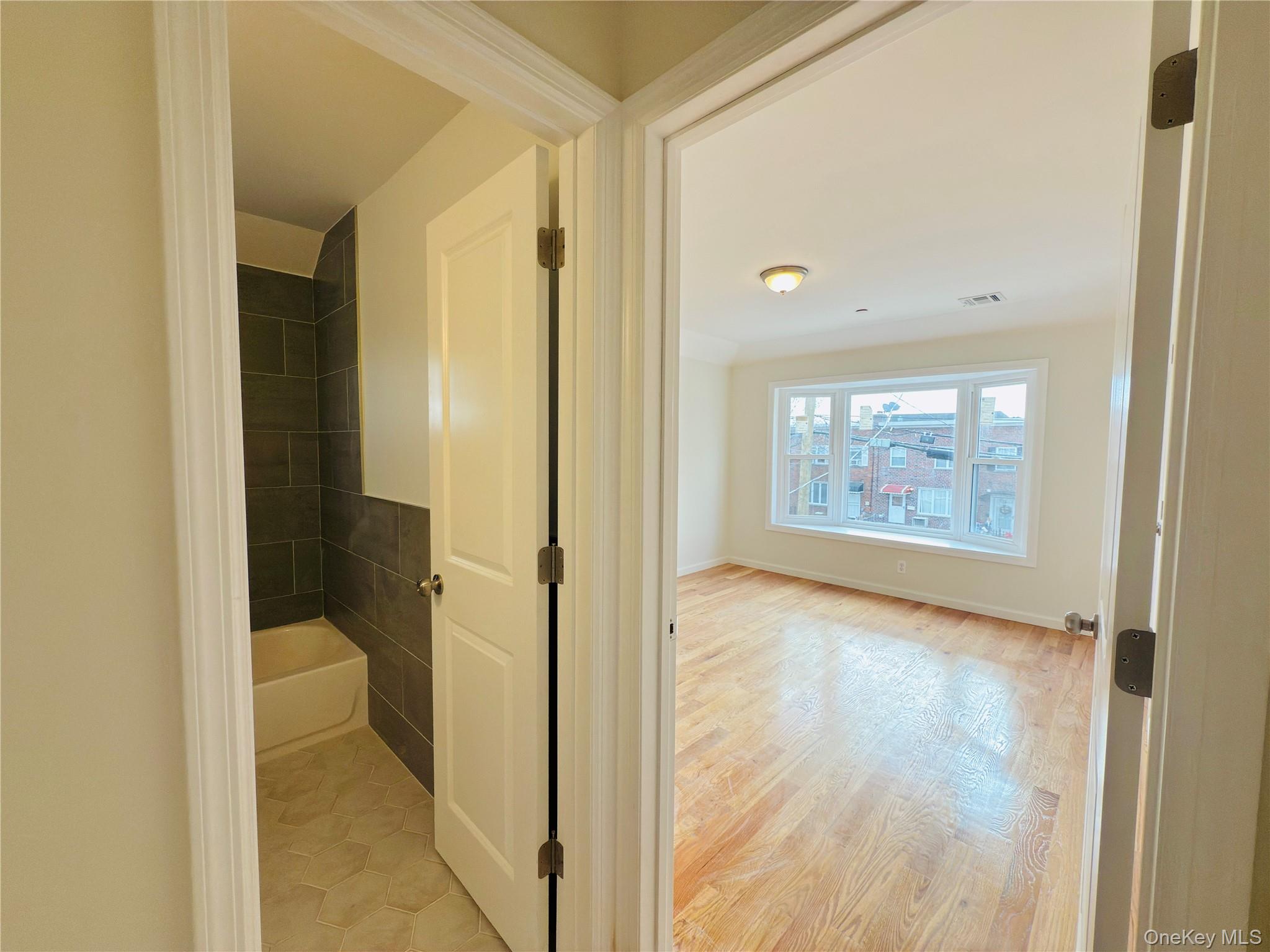 #10 photo, 3167 Ampere Avenue, Bronx , NY 10465