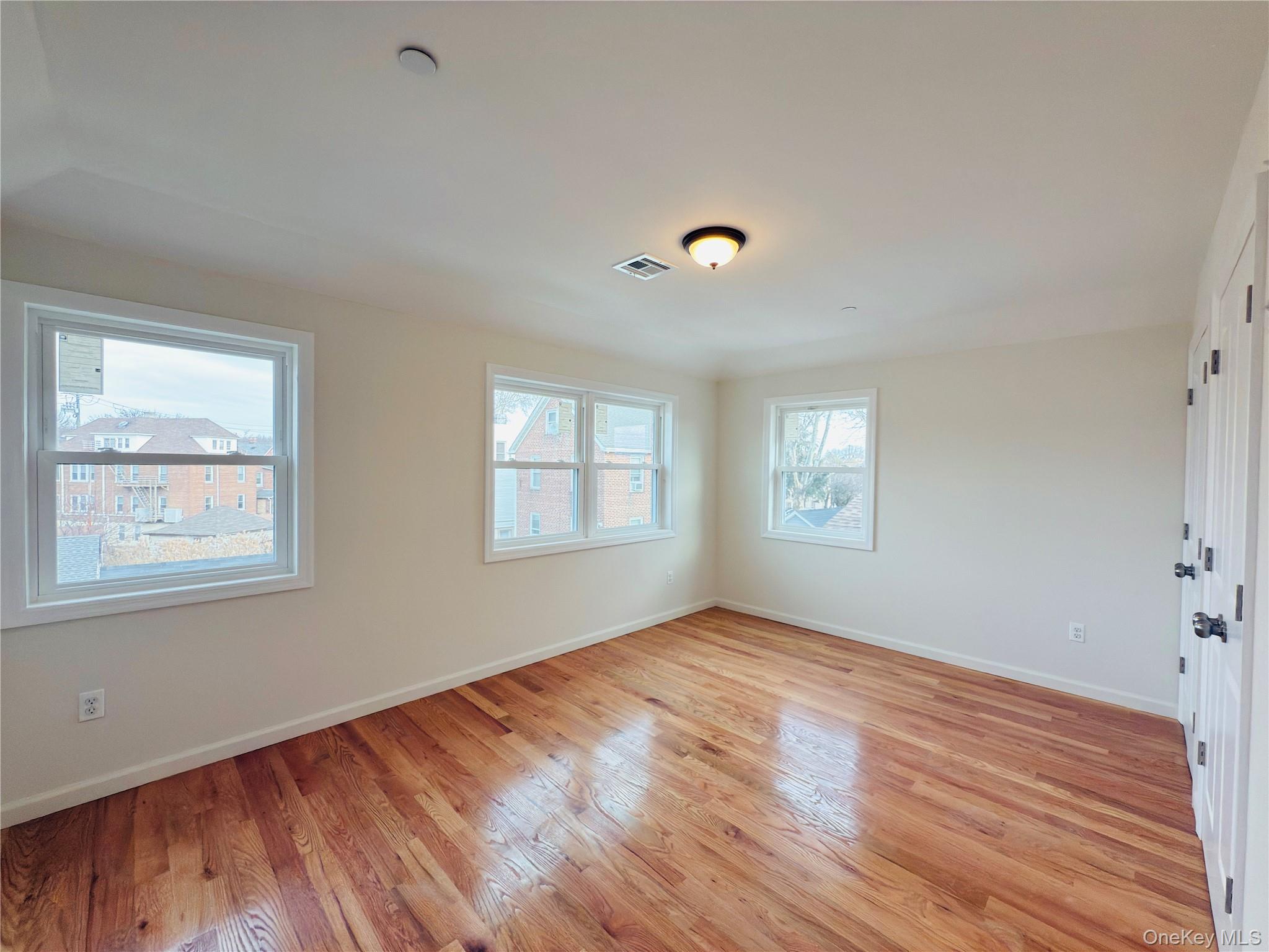 #15 photo, 3167 Ampere Avenue, Bronx , NY 10465