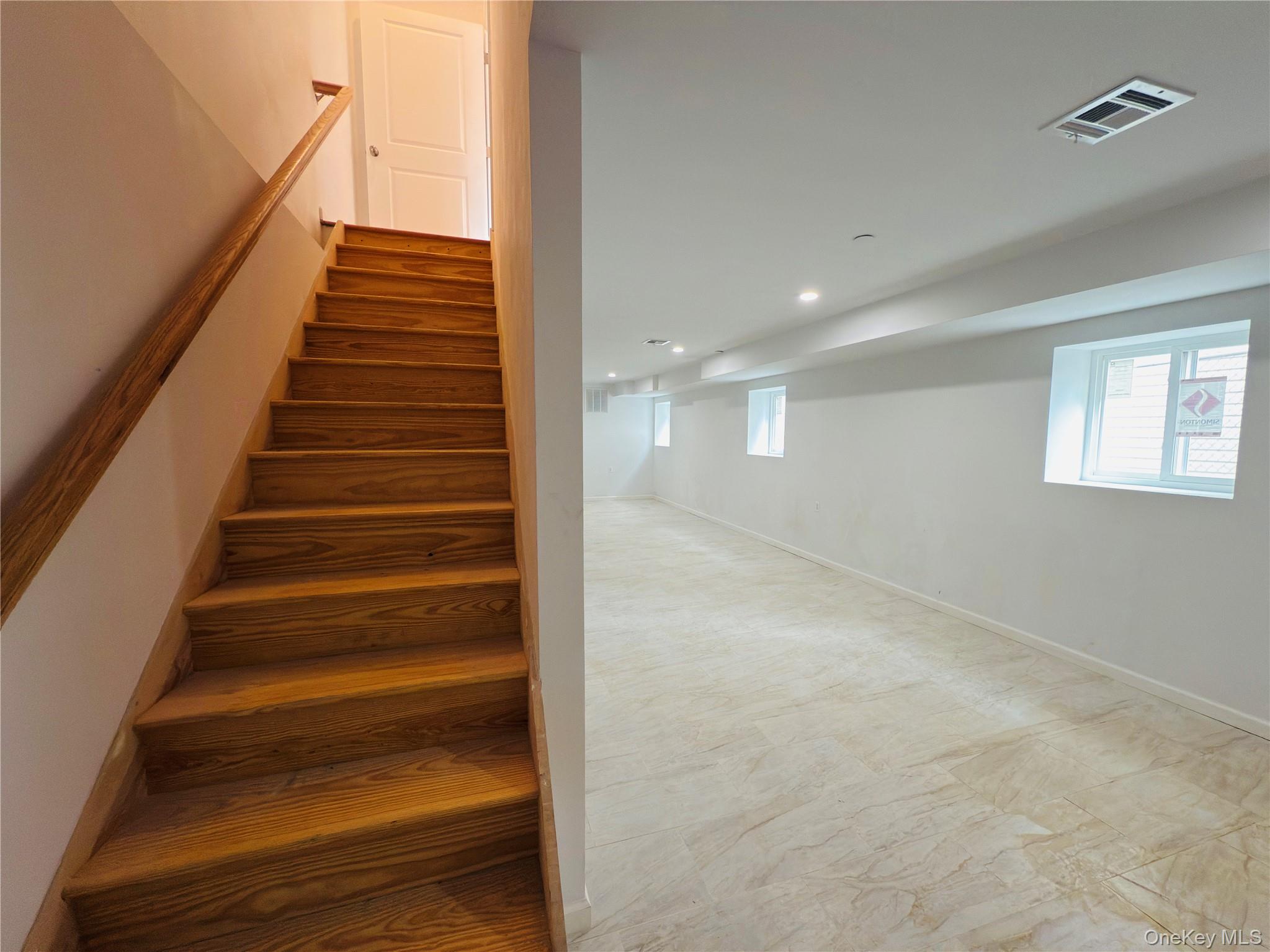 #19 photo, 3167 Ampere Avenue, Bronx , NY 10465