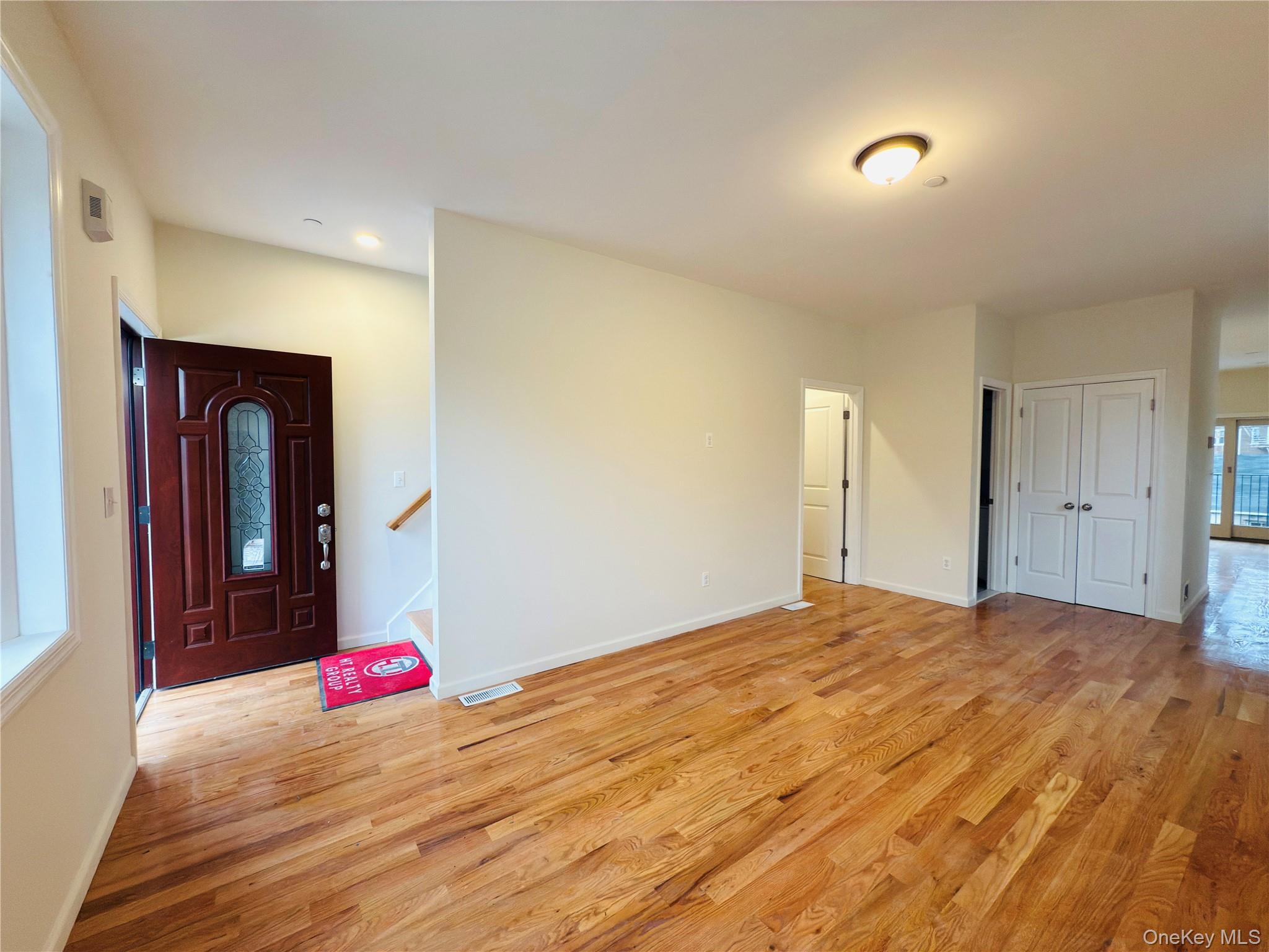 #3 photo, 3167 Ampere Avenue, Bronx , NY 10465