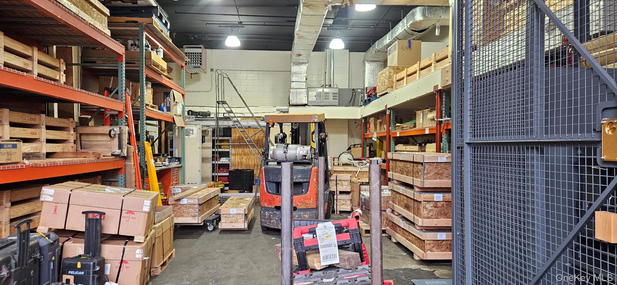 #15 photo, 415 Spook Rock Road, 纽约州 Airmont , NY 10901